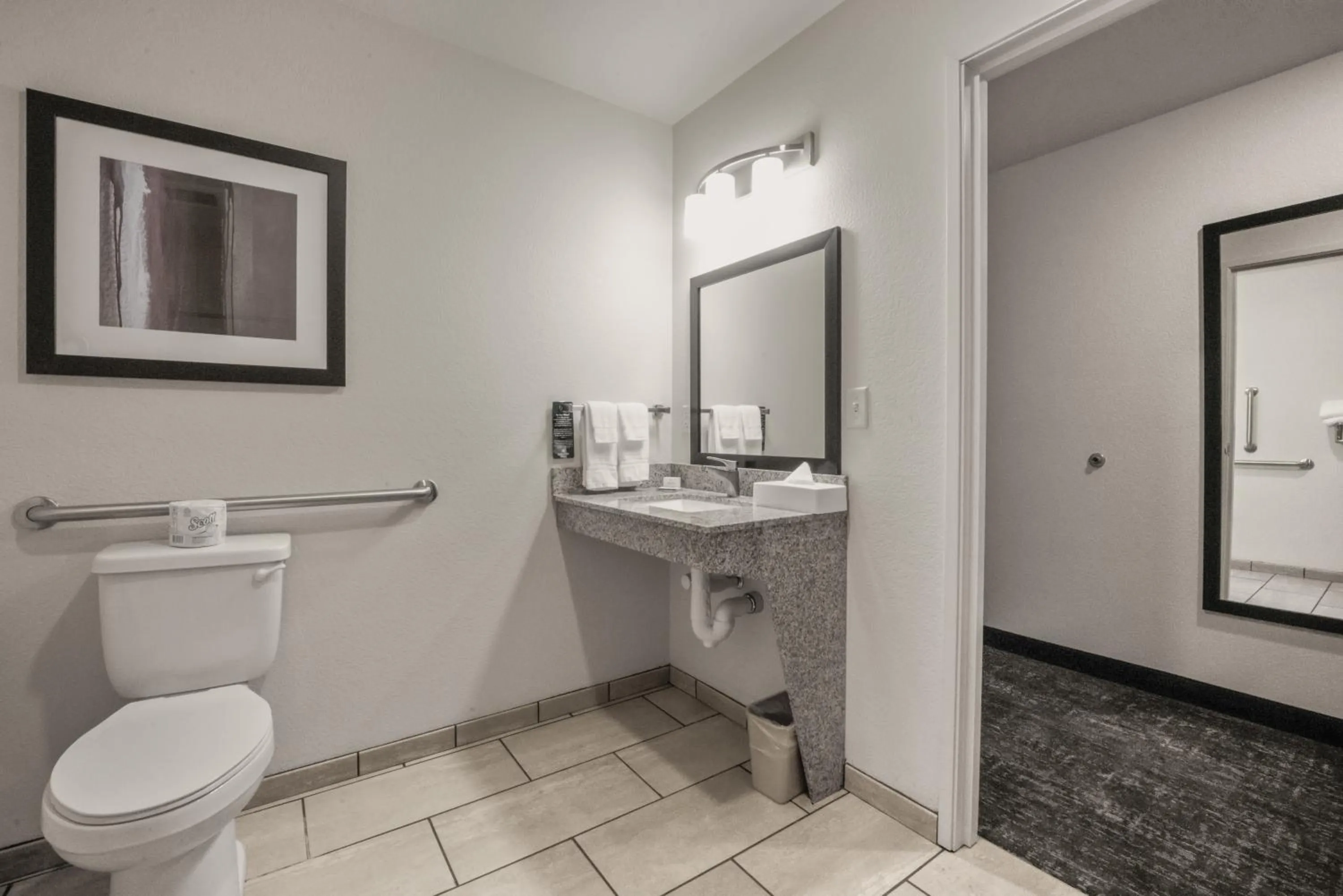 Bathroom in Cobblestone Inn & Suites - Boise City