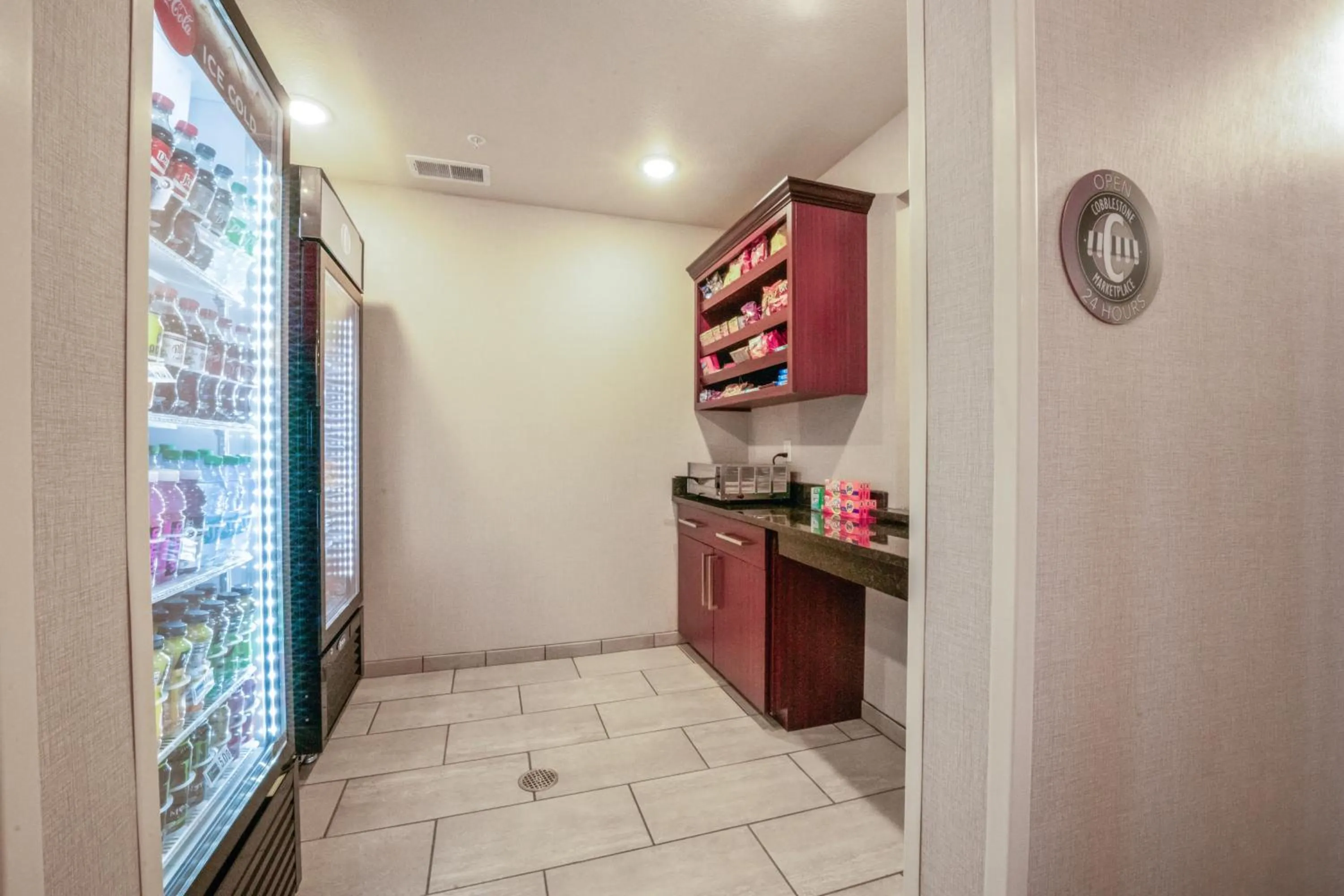 Food and drinks in Cobblestone Inn & Suites - Boise City