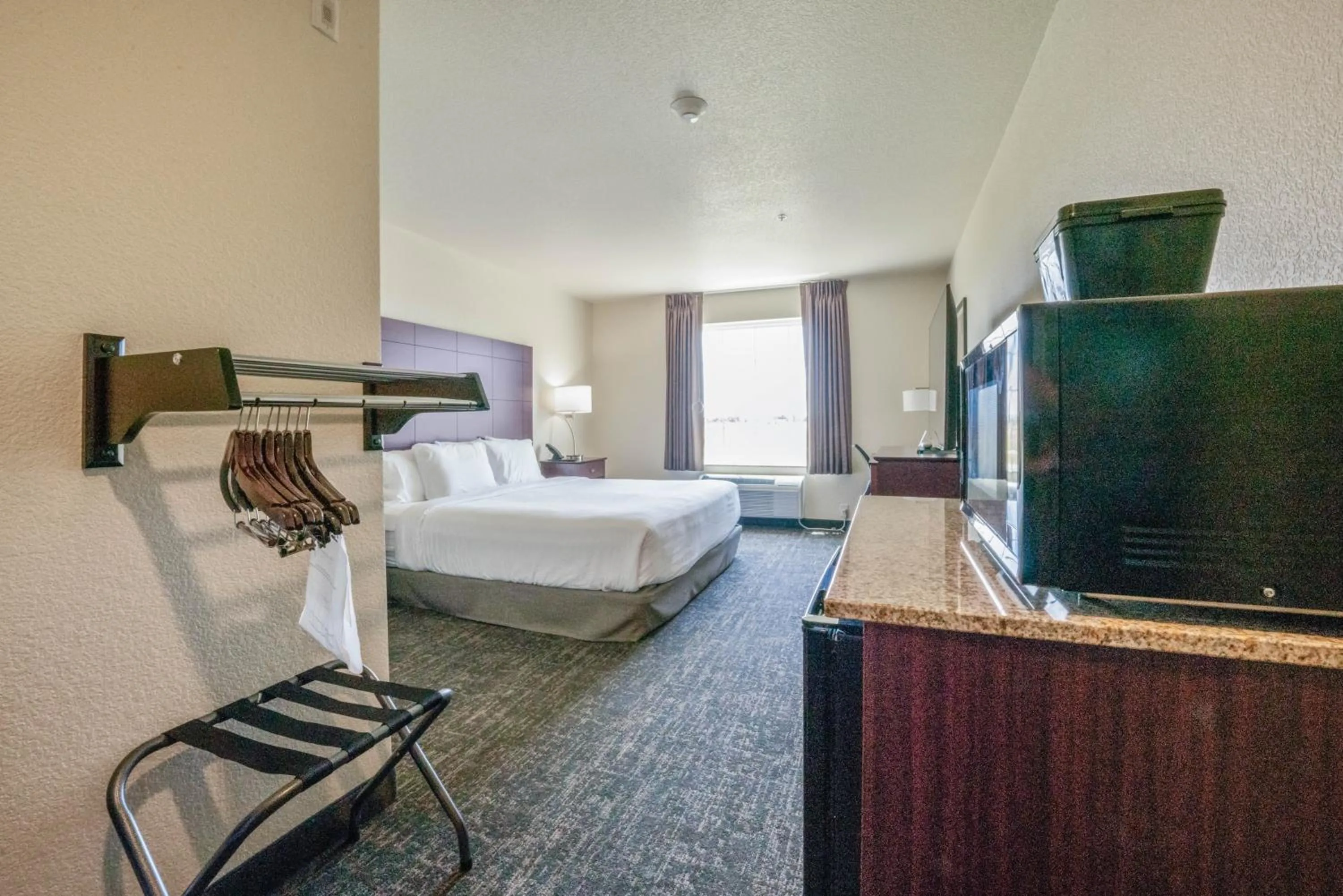 Bedroom, Bed in Cobblestone Inn & Suites - Boise City