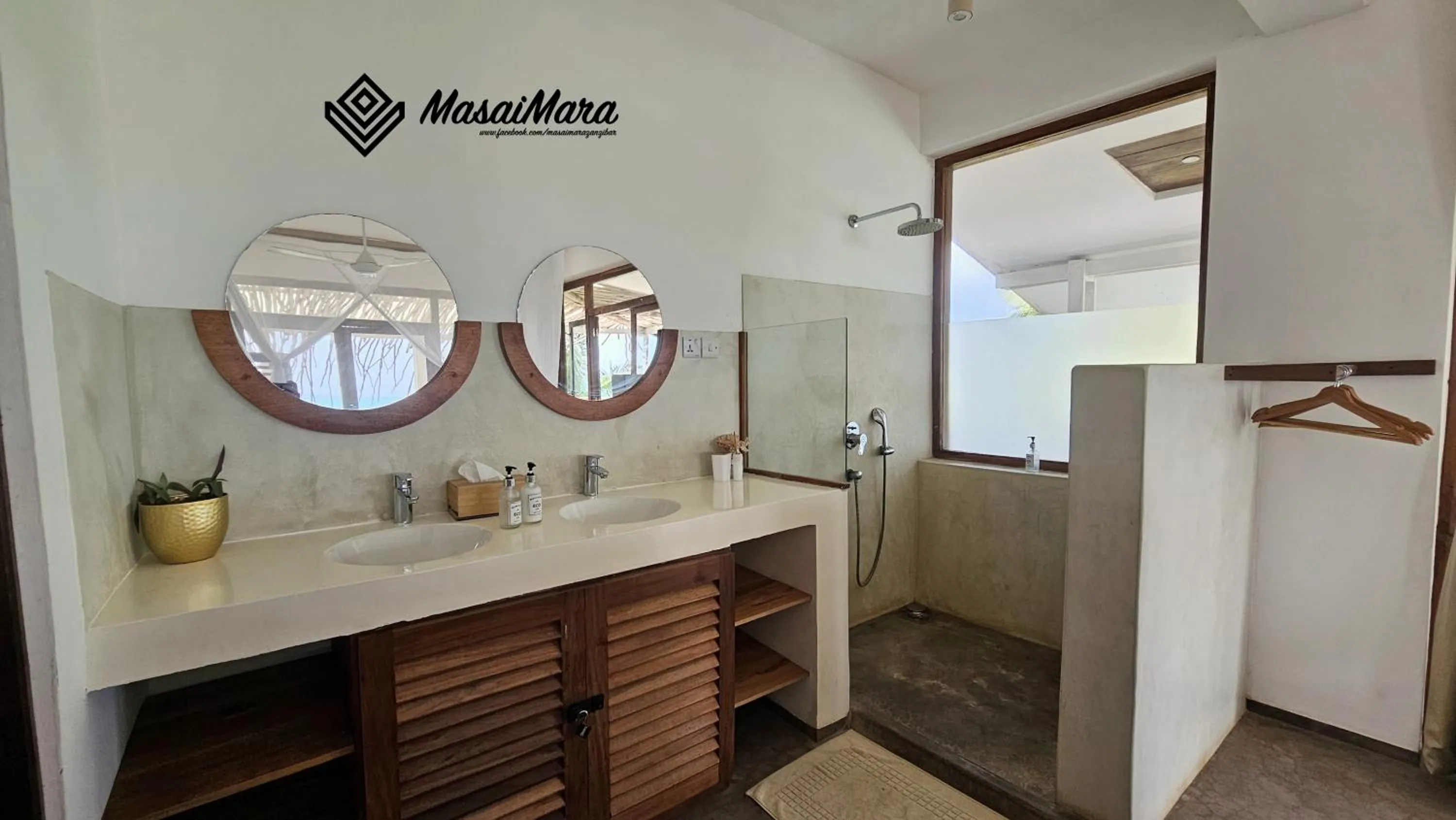 Shower in Masai Mara Zanzibar - Boutique Hotel