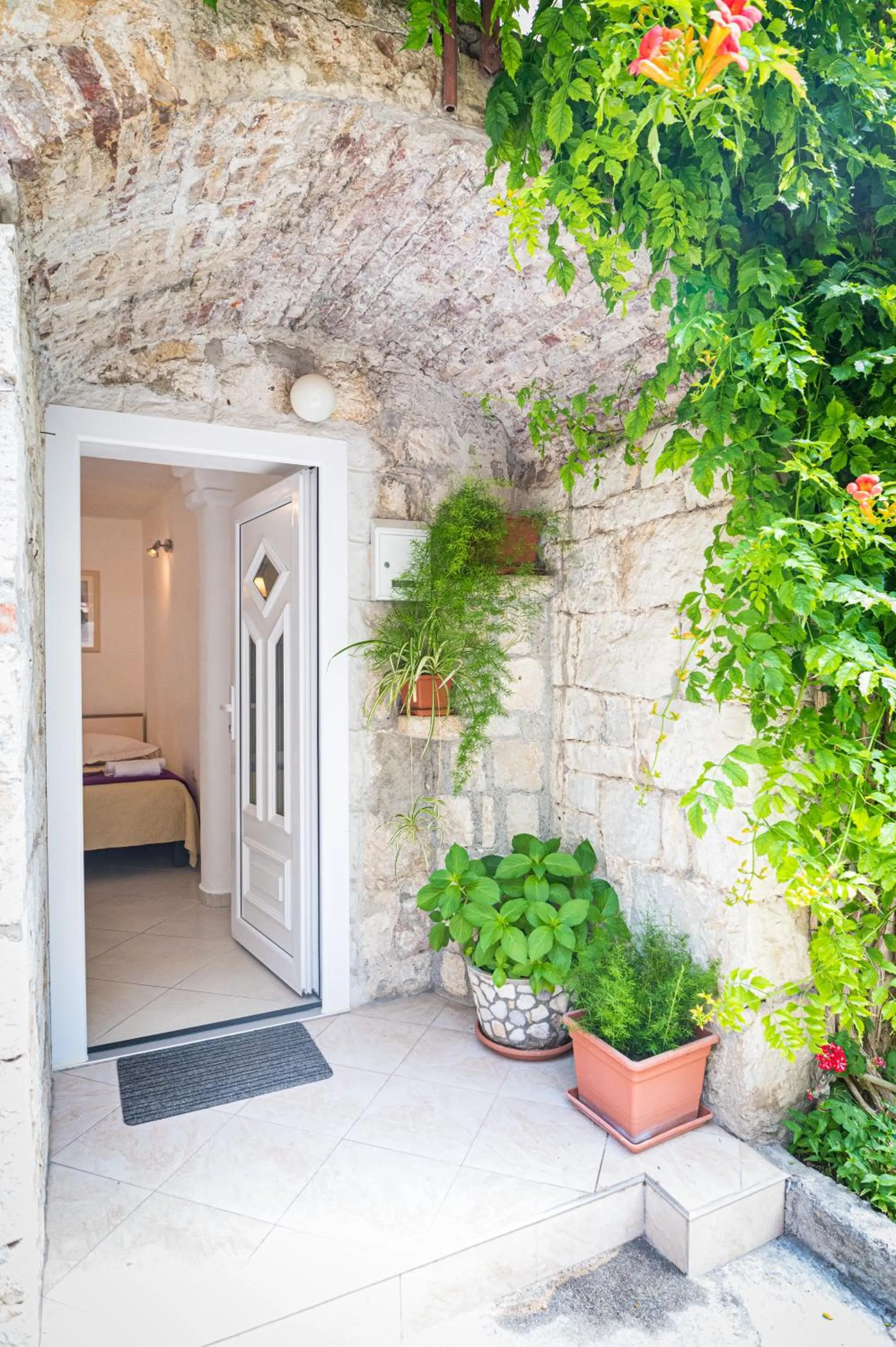 Property building in "Skalinada" Apartments in the Heart of Split