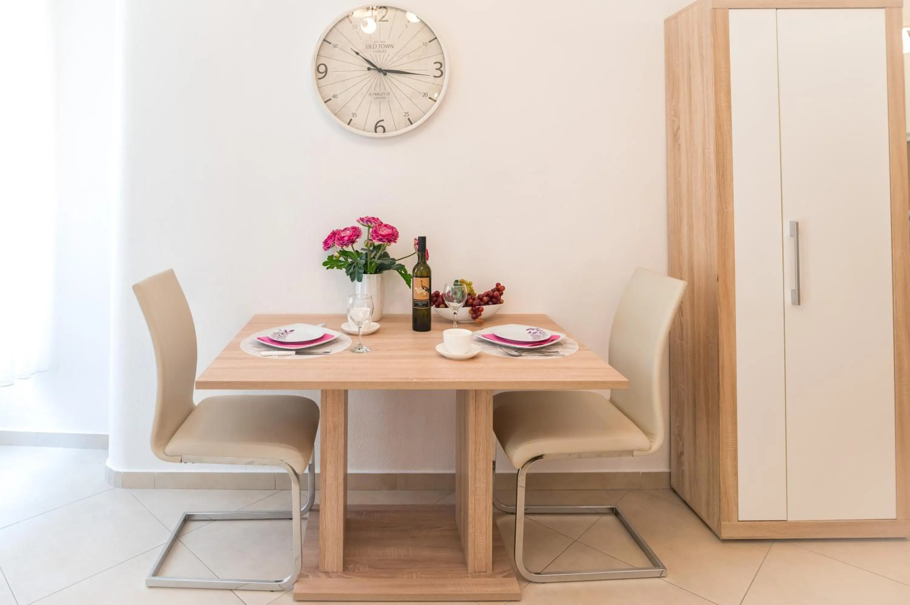 Dining area in "Skalinada" Apartments in the Heart of Split