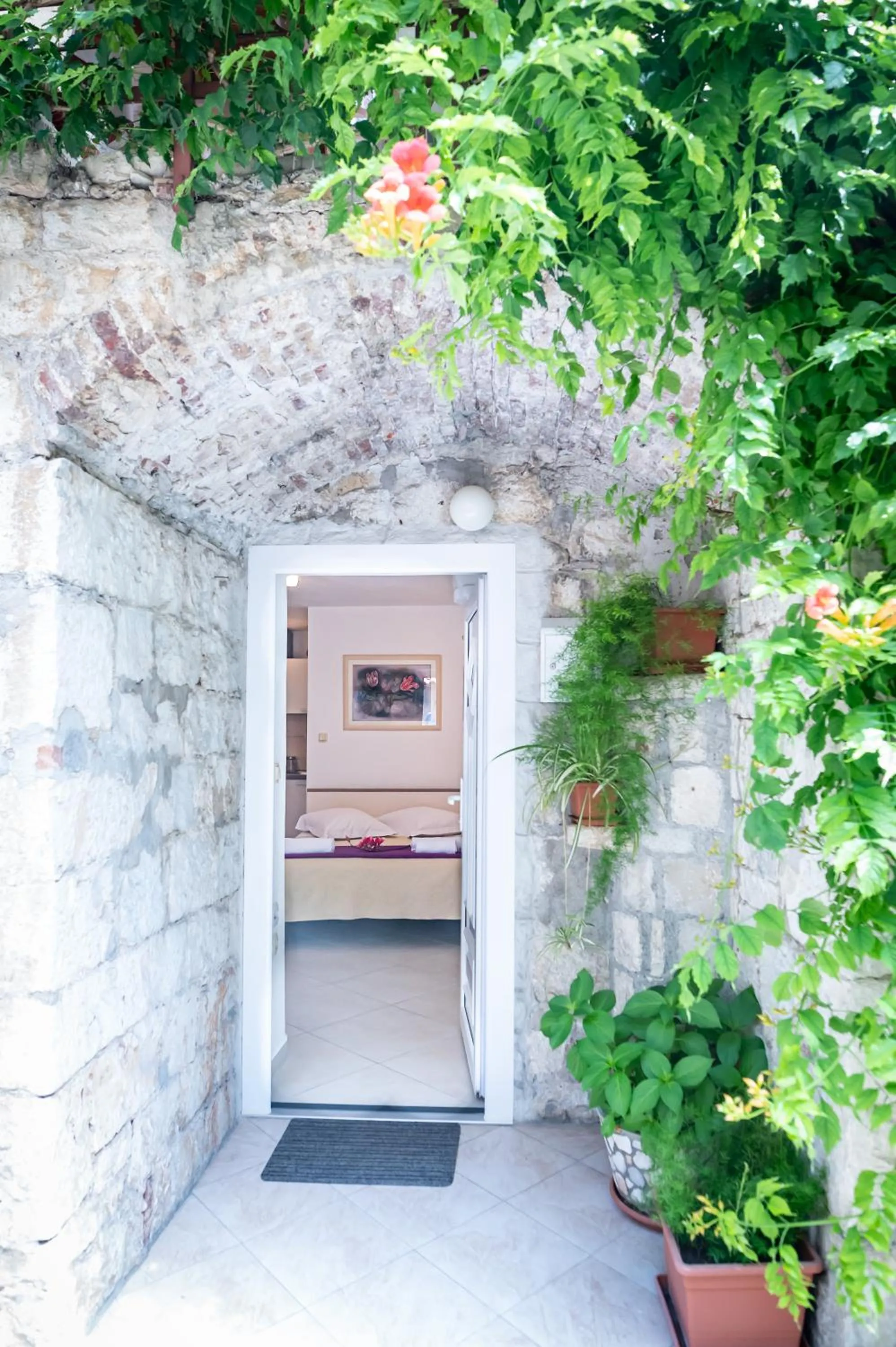 Facade/entrance in "Skalinada" Apartments in the Heart of Split