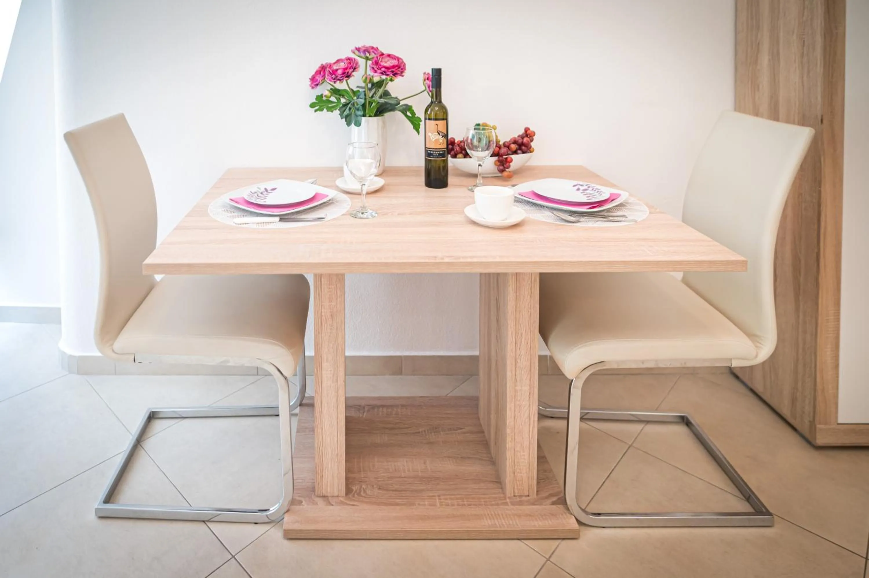 Dining area in "Skalinada" Apartments in the Heart of Split