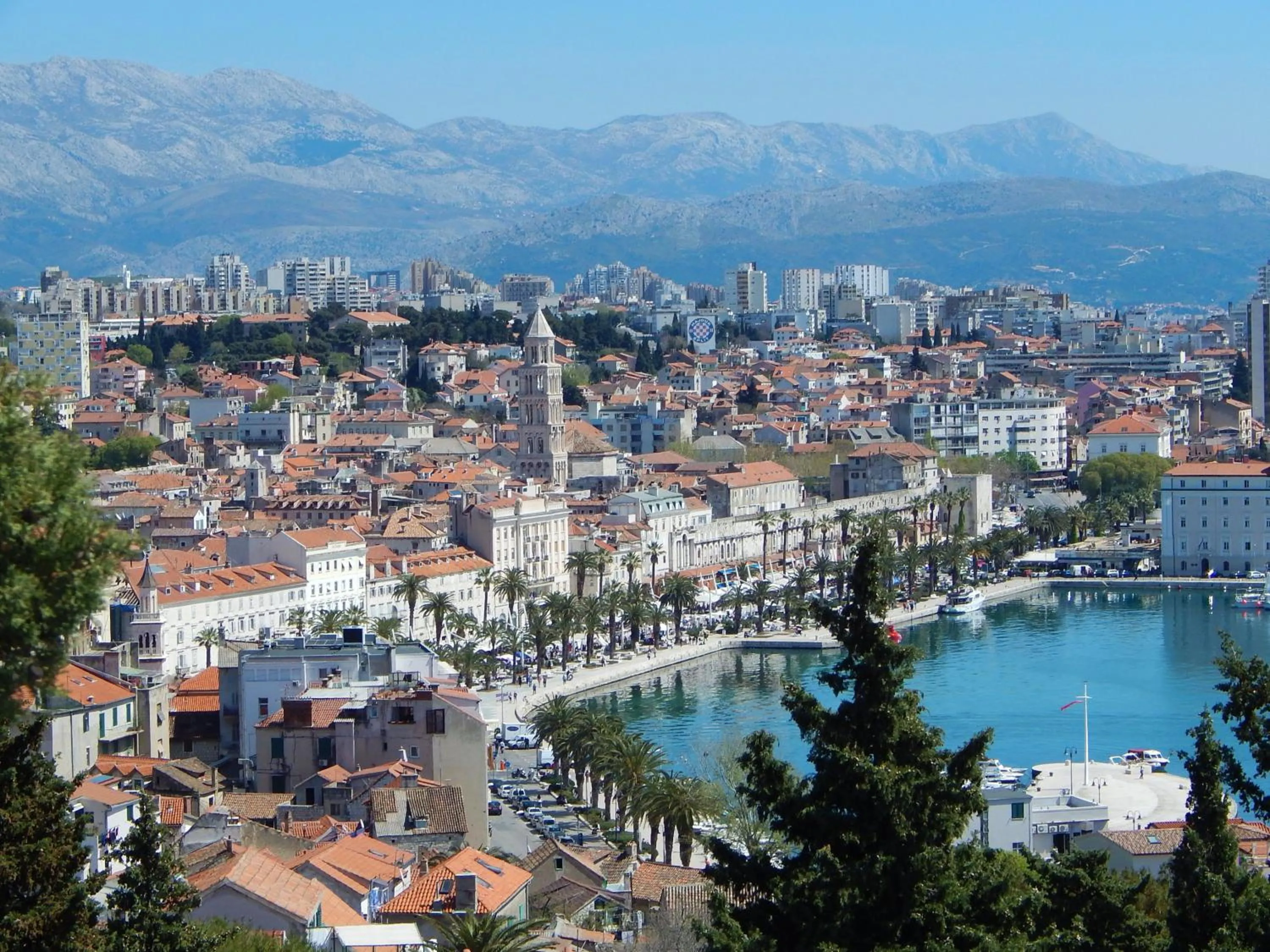 Bird's eye view in "Skalinada" Apartments in the Heart of Split
