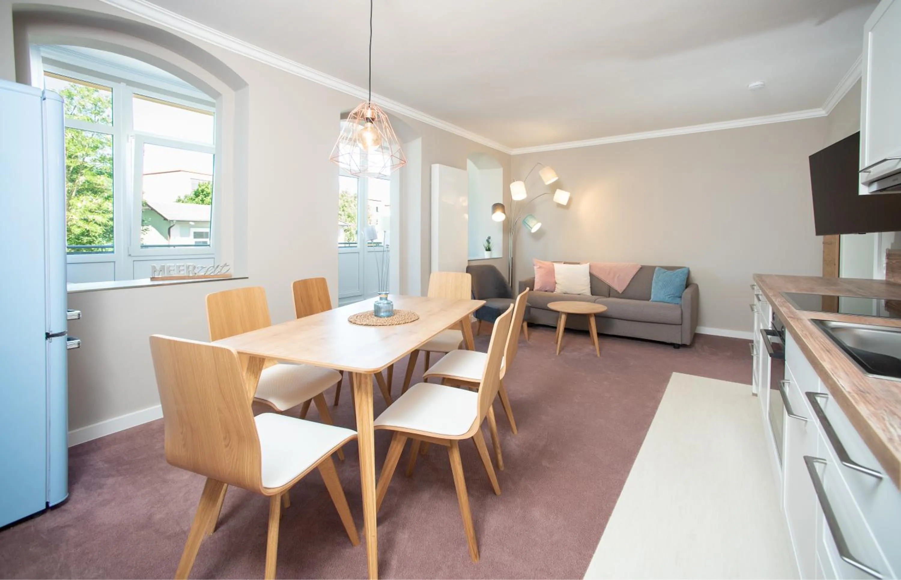 Large Three-Bedroom Apartment with Balcony in Appartementhaus Zum Strandkorb