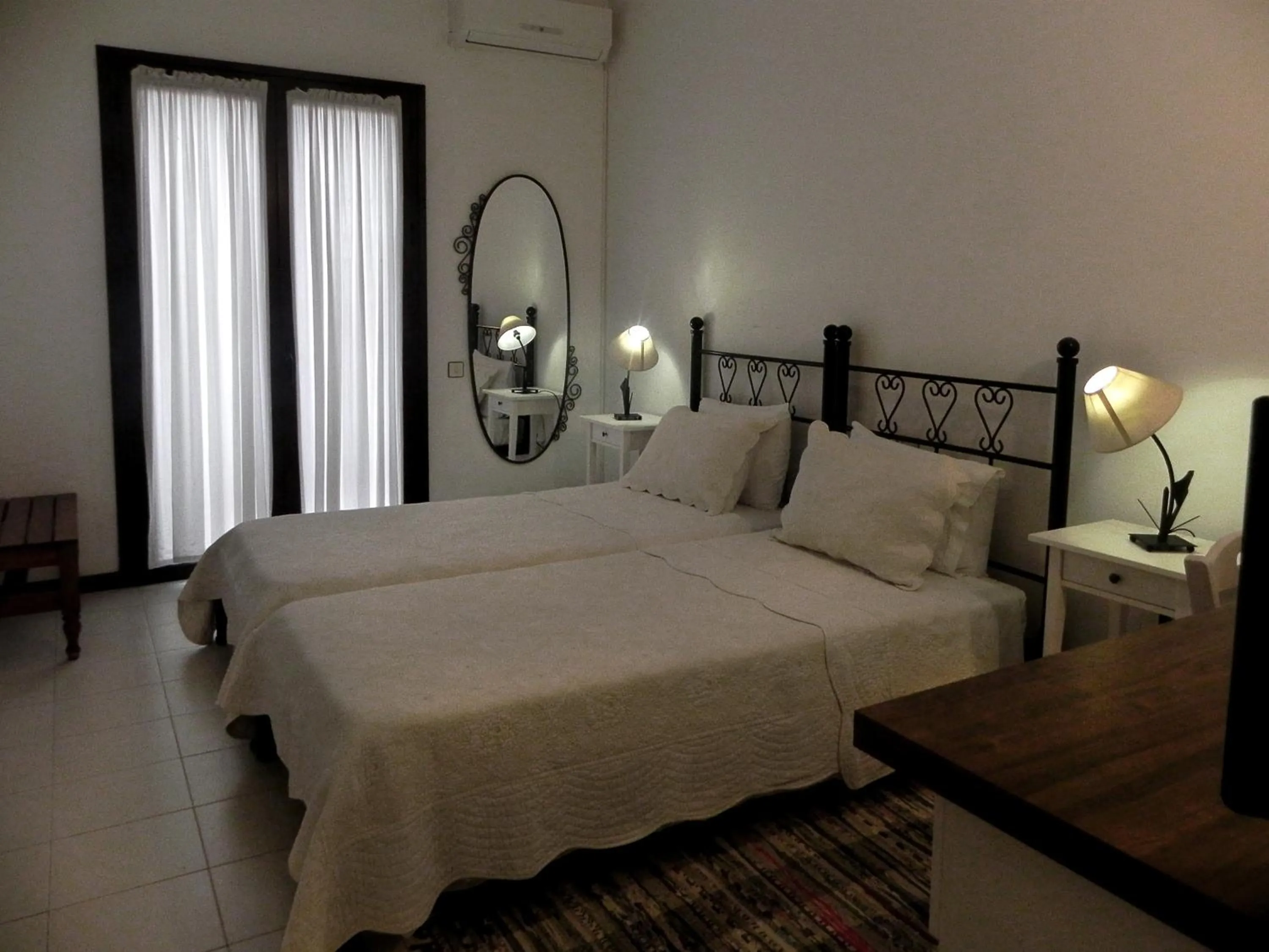 Photo of the whole room, Bed in Ulysses Hotel