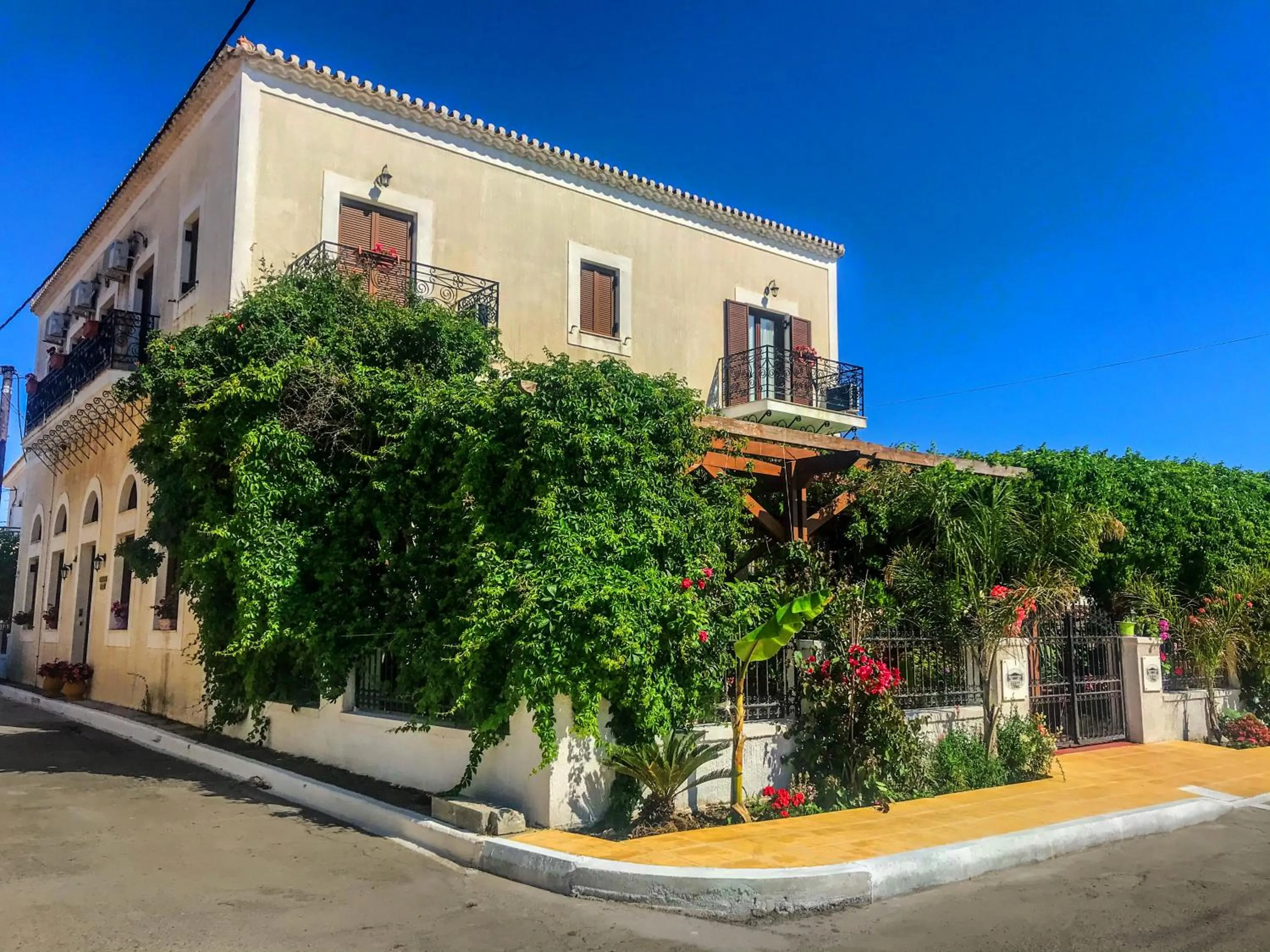 Facade/entrance in Ulysses Hotel