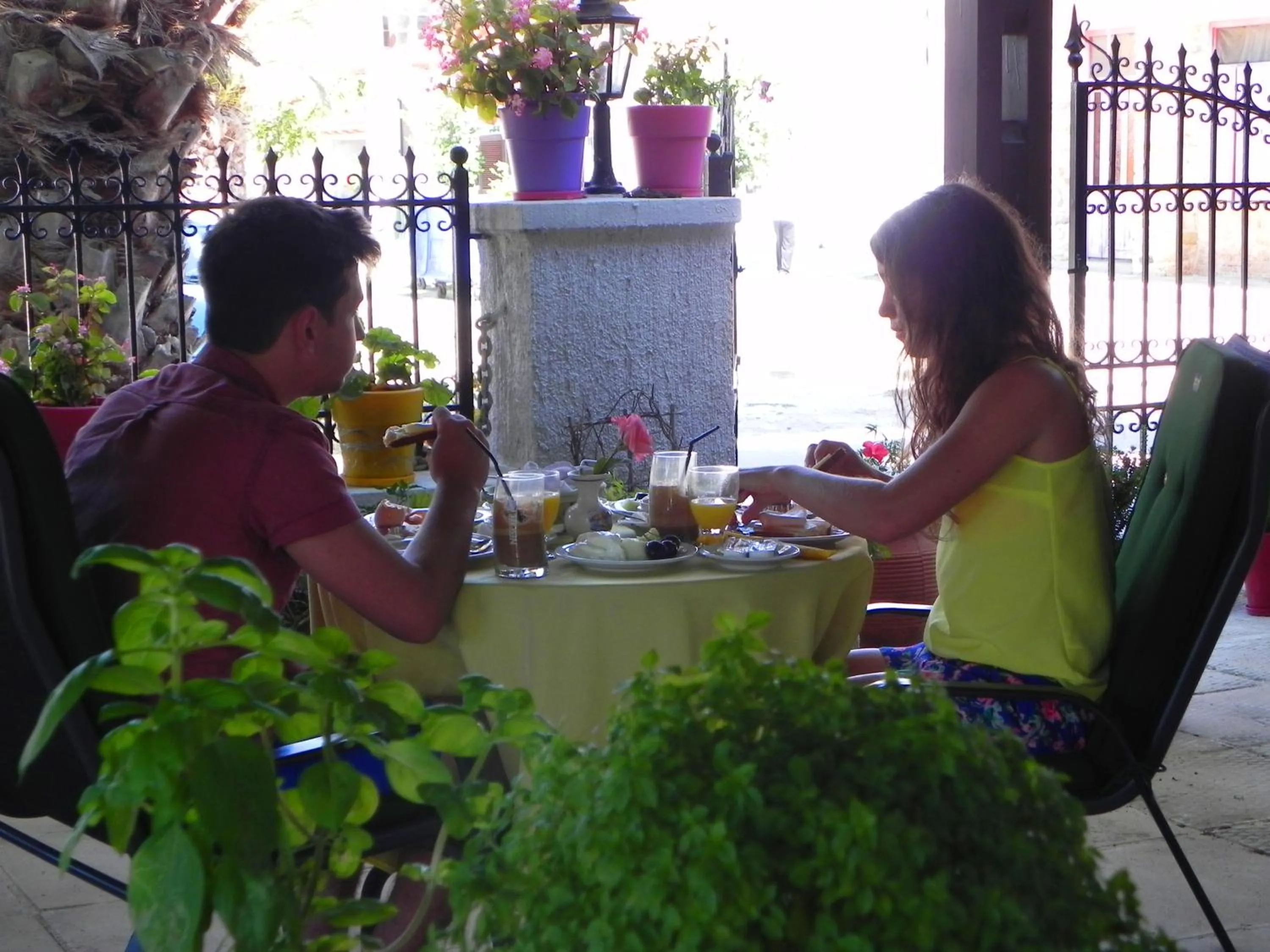 Restaurant/places to eat in Ulysses Hotel