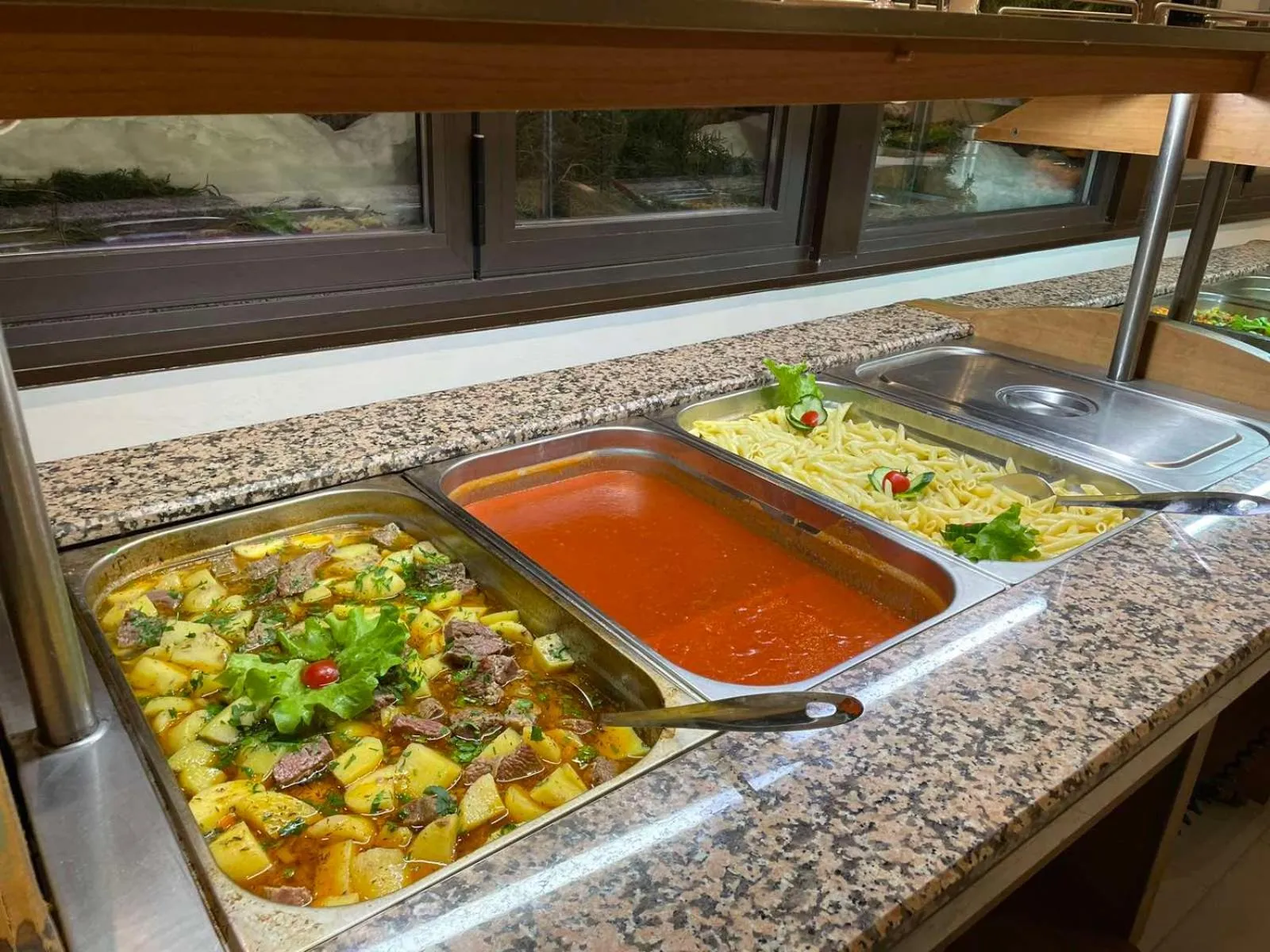 Food and drinks in Hotel Zara