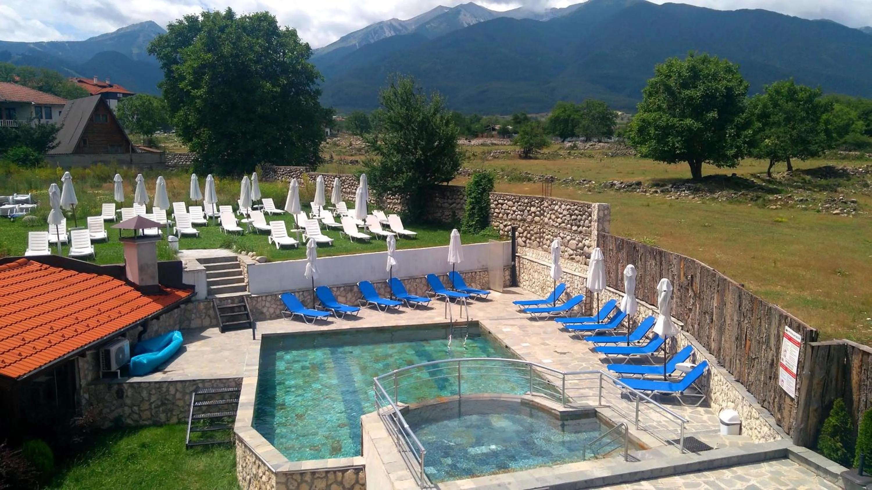 Pool view in Hotel Zara