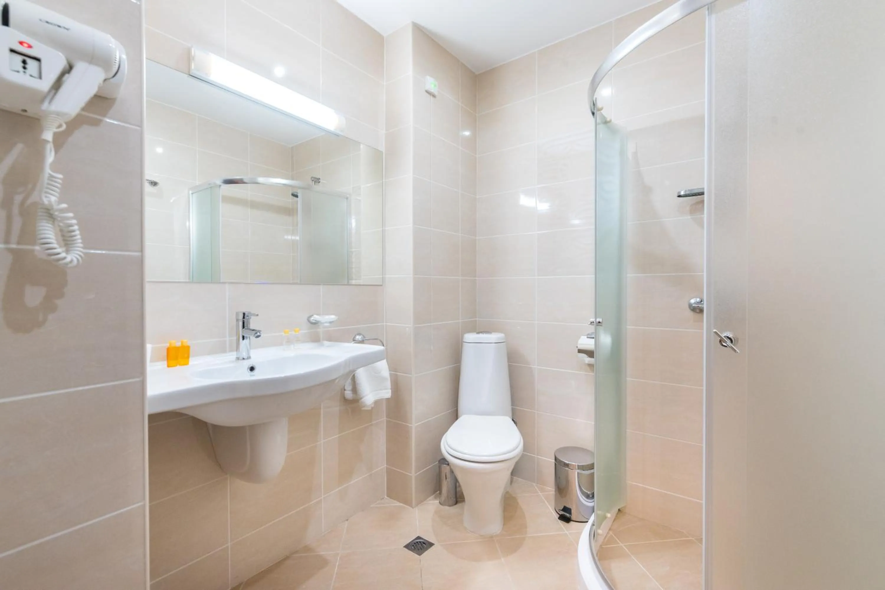 Toilet in Hotel Zara