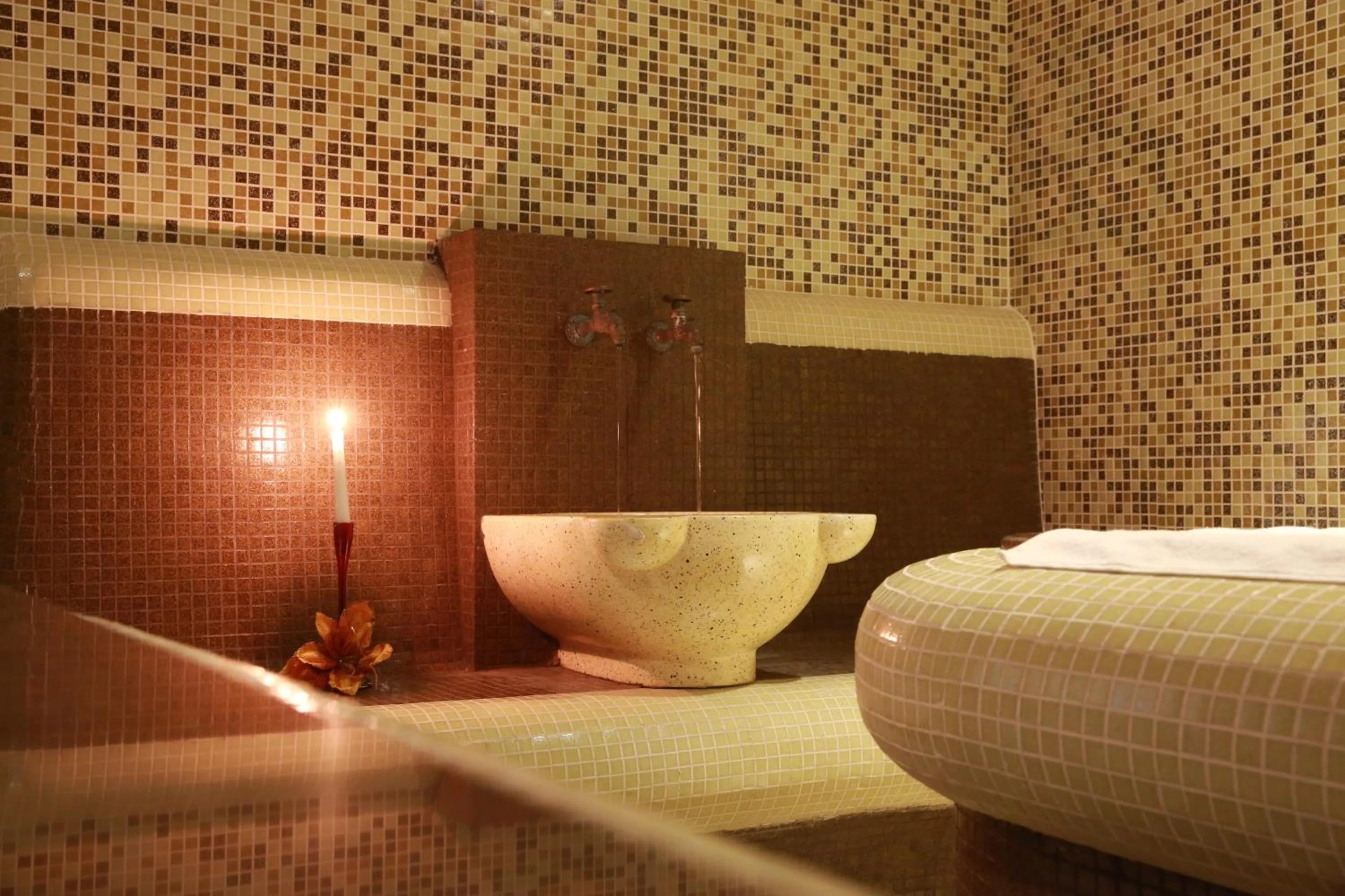 Spa and wellness centre/facilities, Bed in Hotel Zara