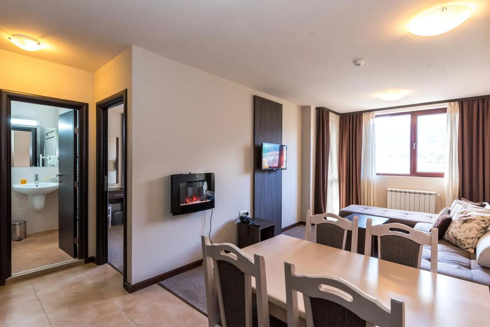 Dining area in Hotel Zara