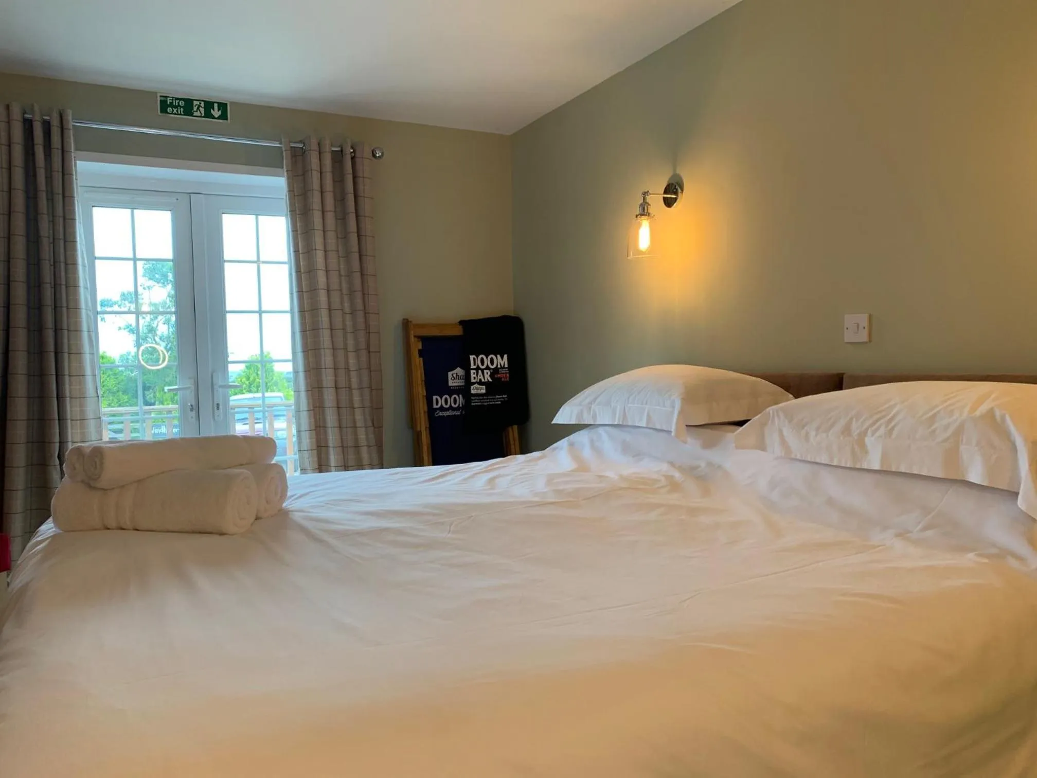 Bed in Halfway House Inn