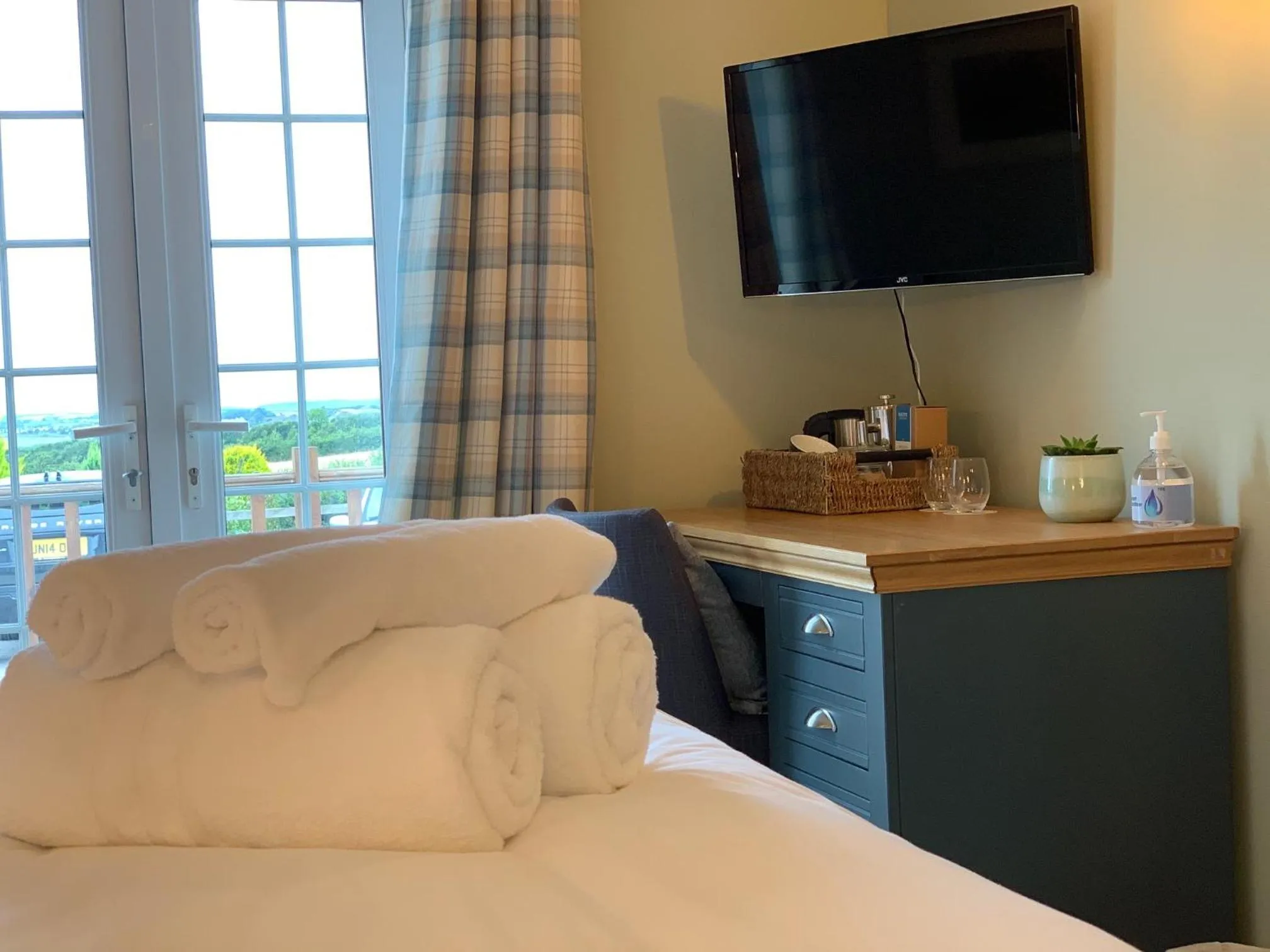 Bed in Halfway House Inn