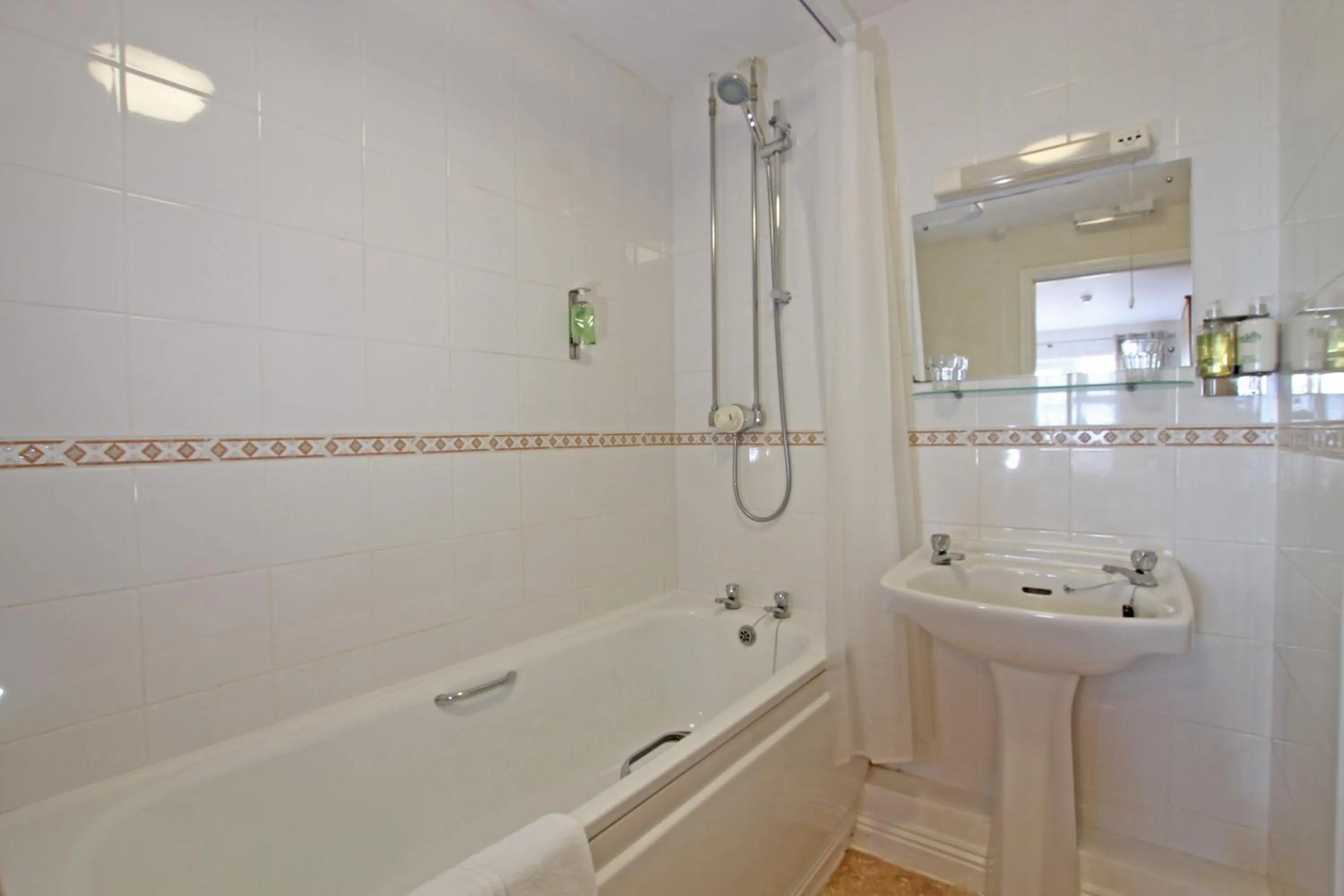 Bathroom in Halfway House Inn