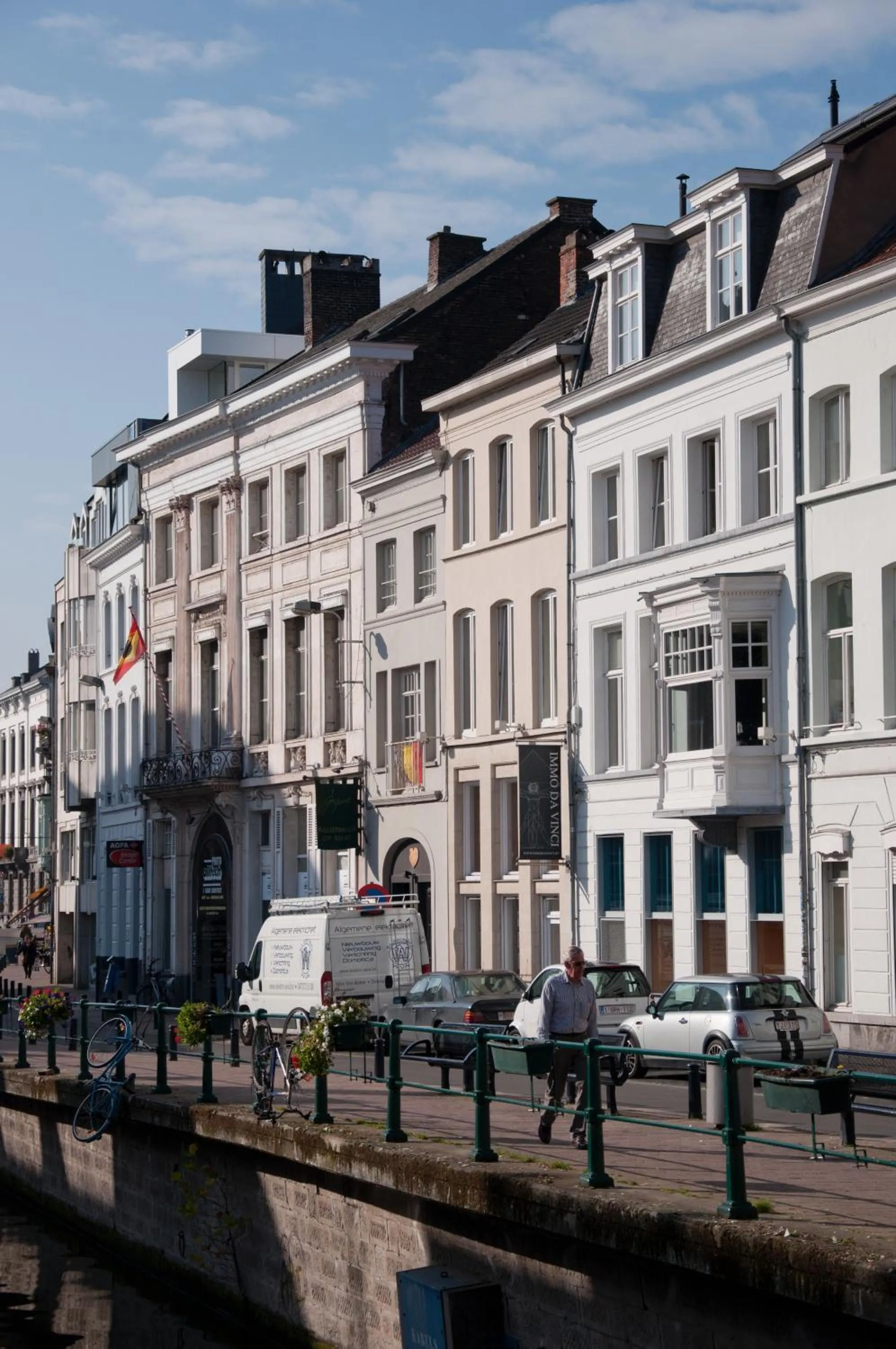 Facade/entrance in Schopenhauer