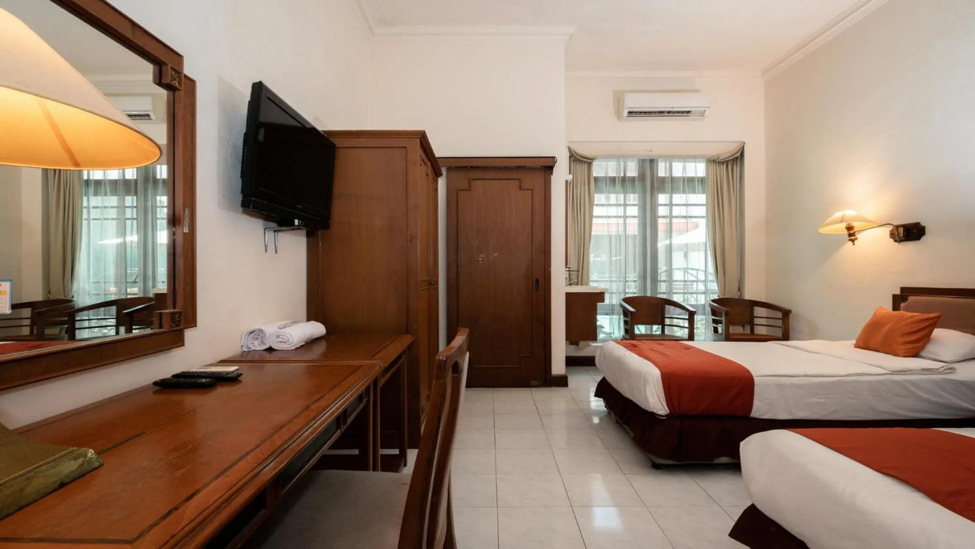 Bed in HOTEL SAPTA GRIA