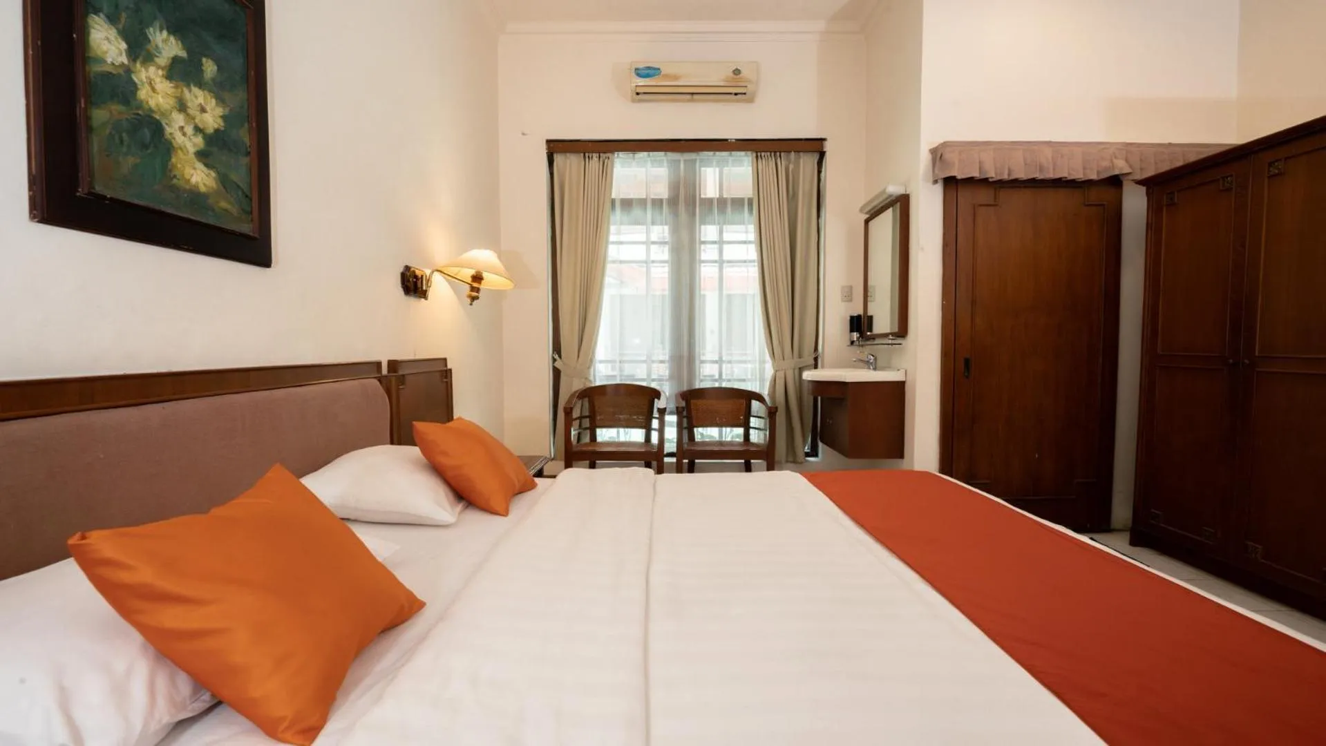 Bed in HOTEL SAPTA GRIA