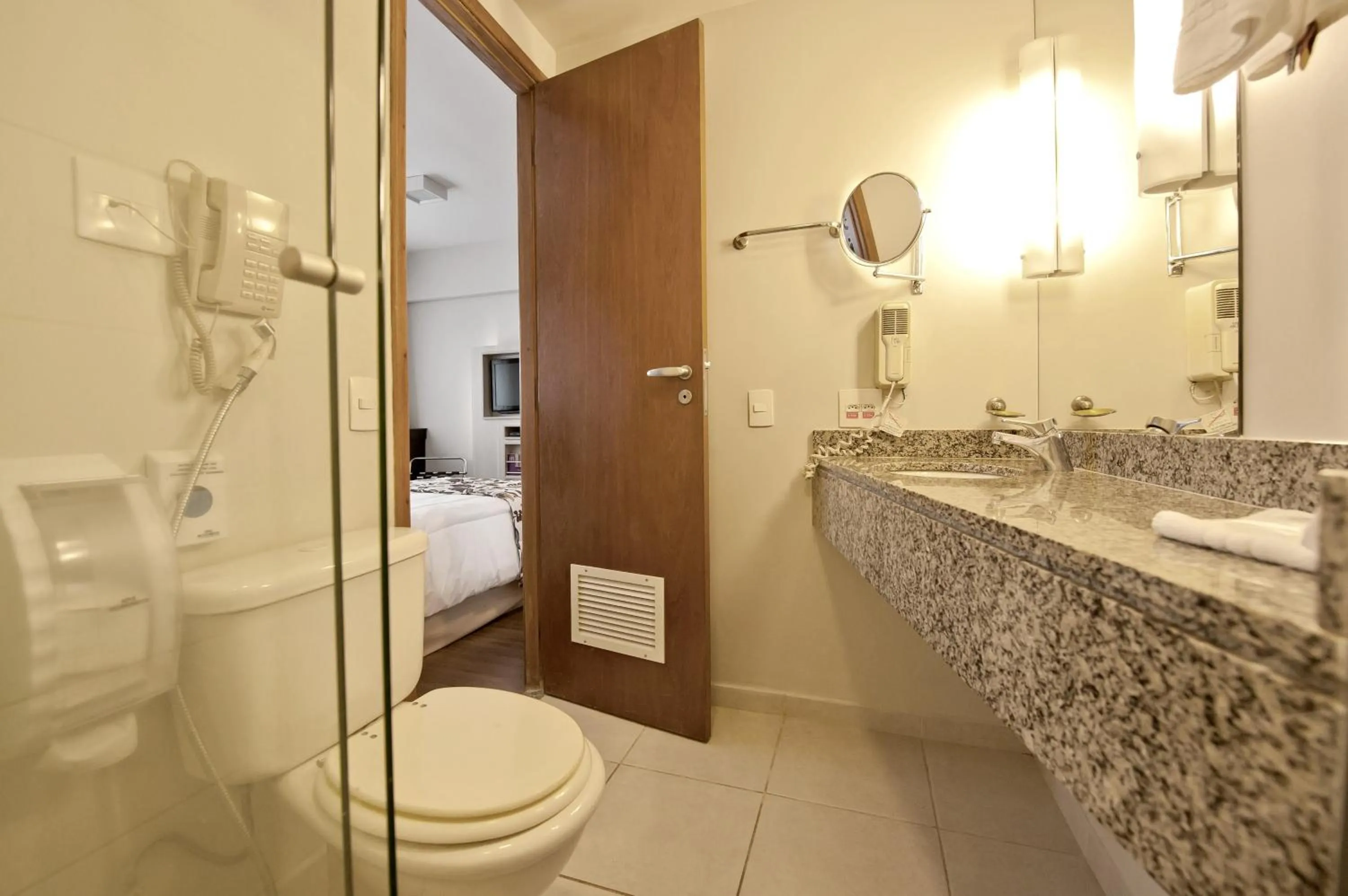 Shower in Mercure Sao Paulo Bela Vista