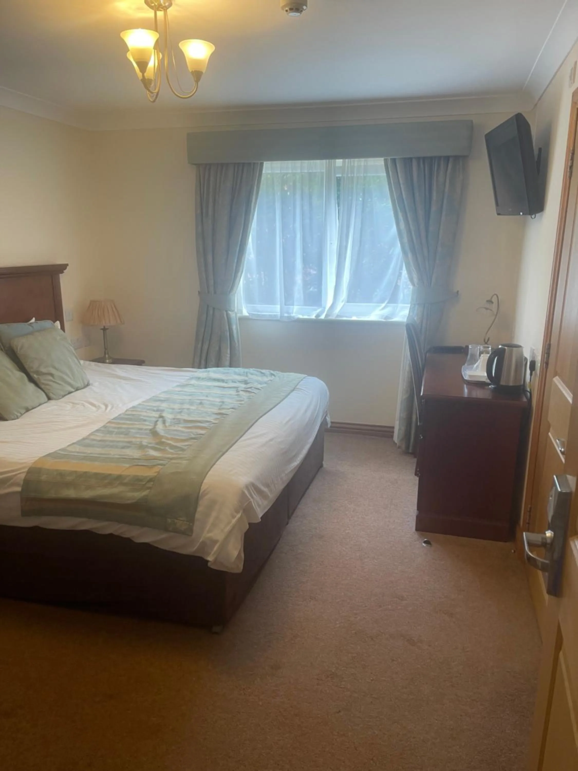 Photo of the whole room, Bed in The Chetwynde - Self Check In HMO