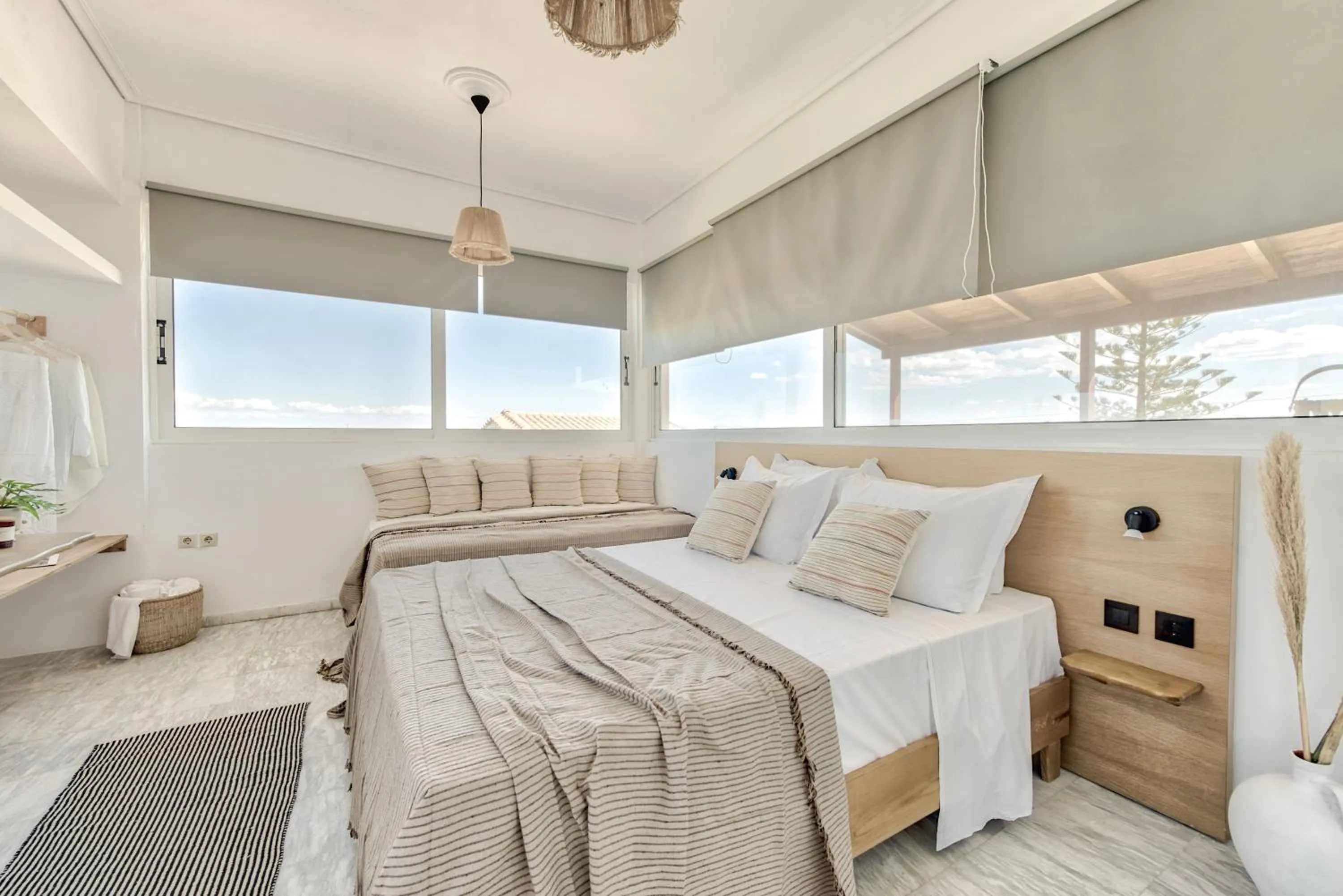 Santa Maroma Rooms & Houses