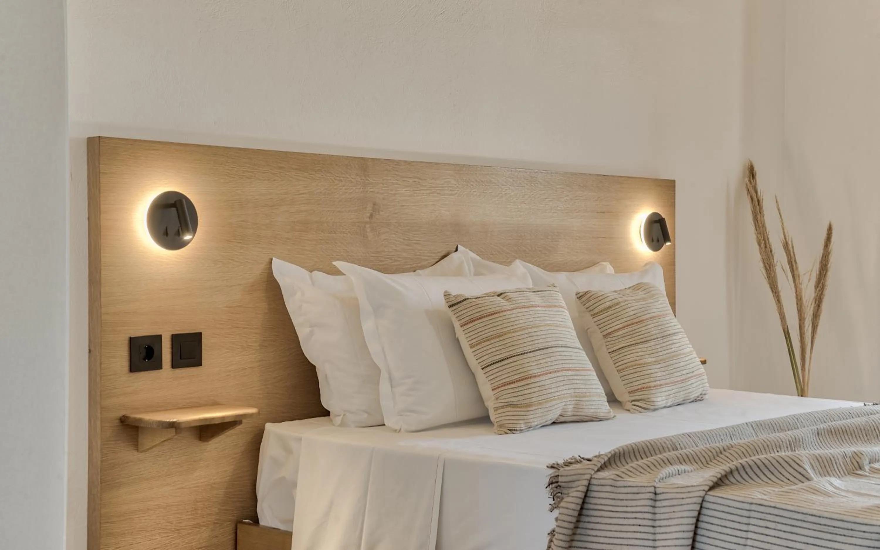 Santa Maroma Rooms & Houses