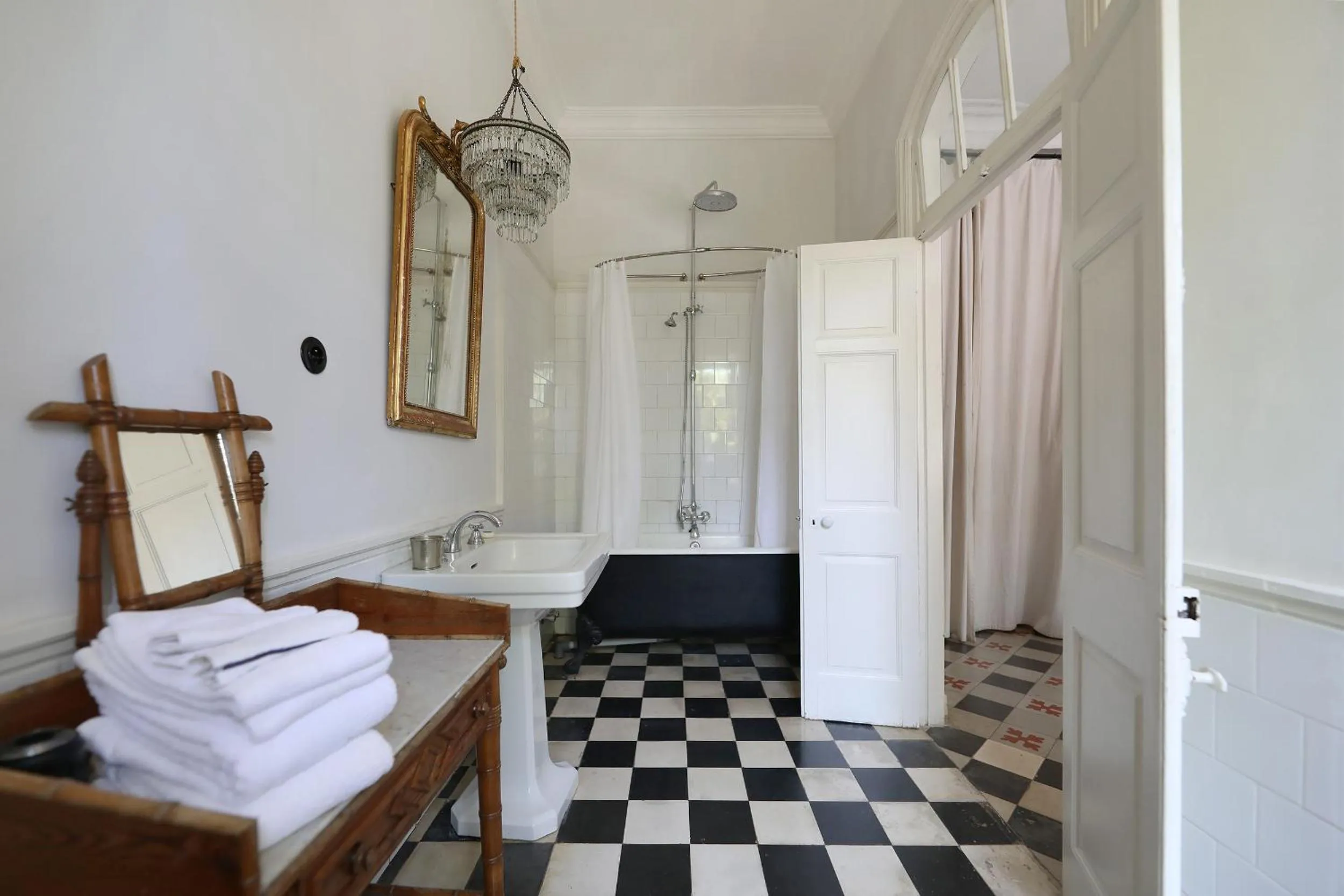 Bathroom, Bed in Mimi Calpe