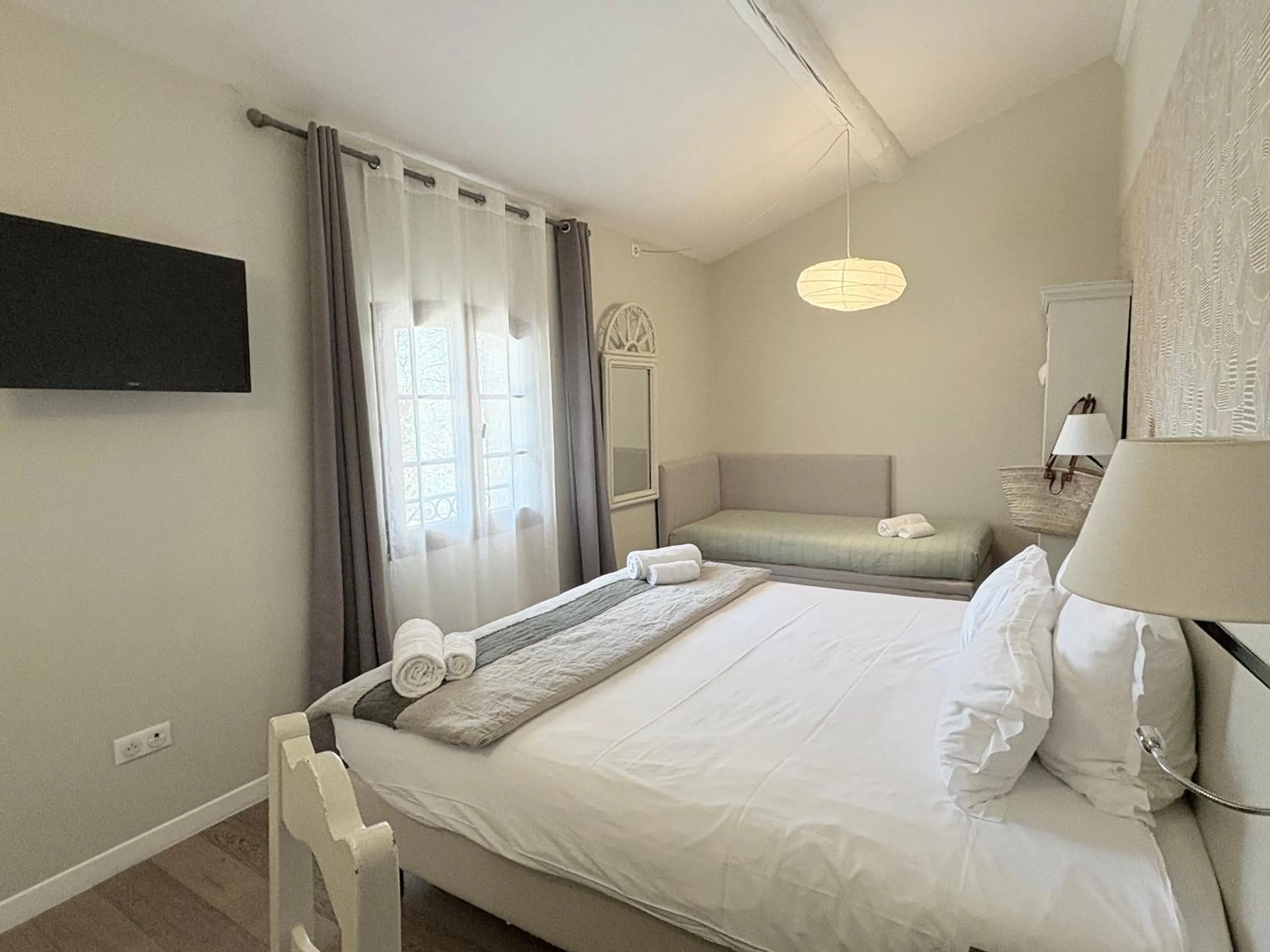 TV and multimedia, Bed in Domaine Gao