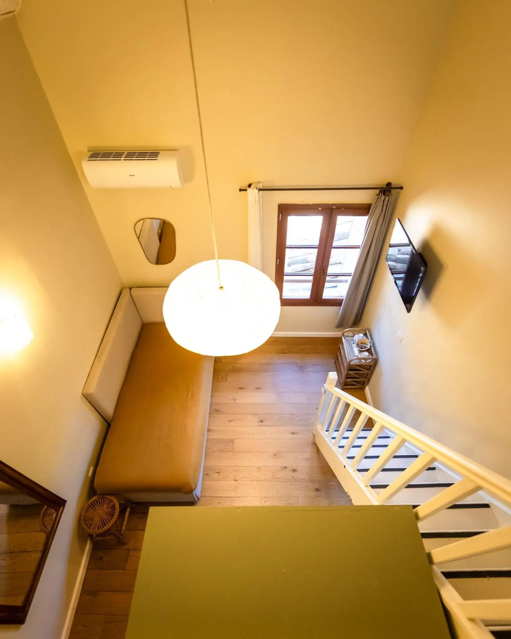 Photo of the whole room in Domaine Gao