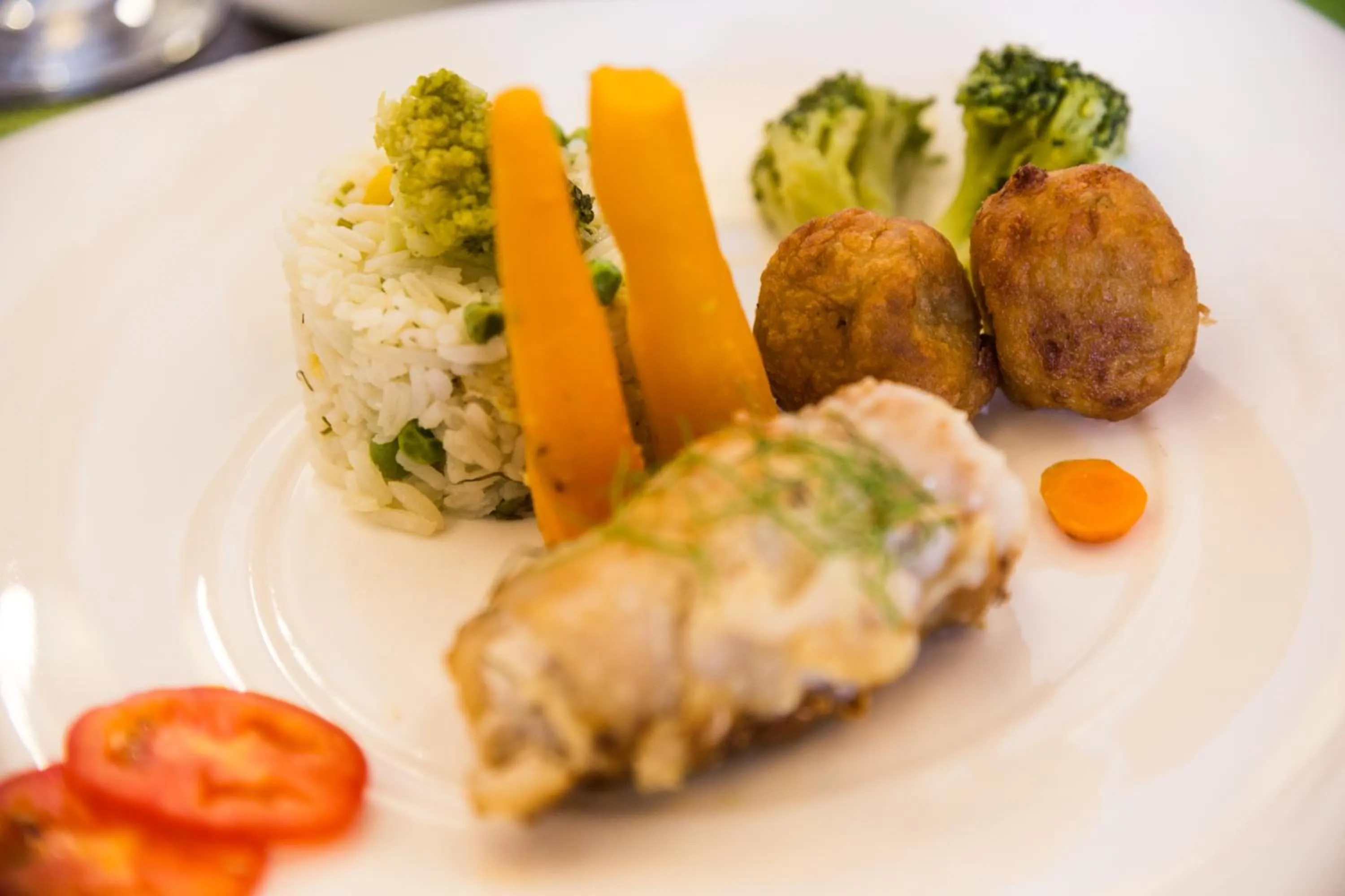 Restaurant/places to eat in Nobila Airport Hotel