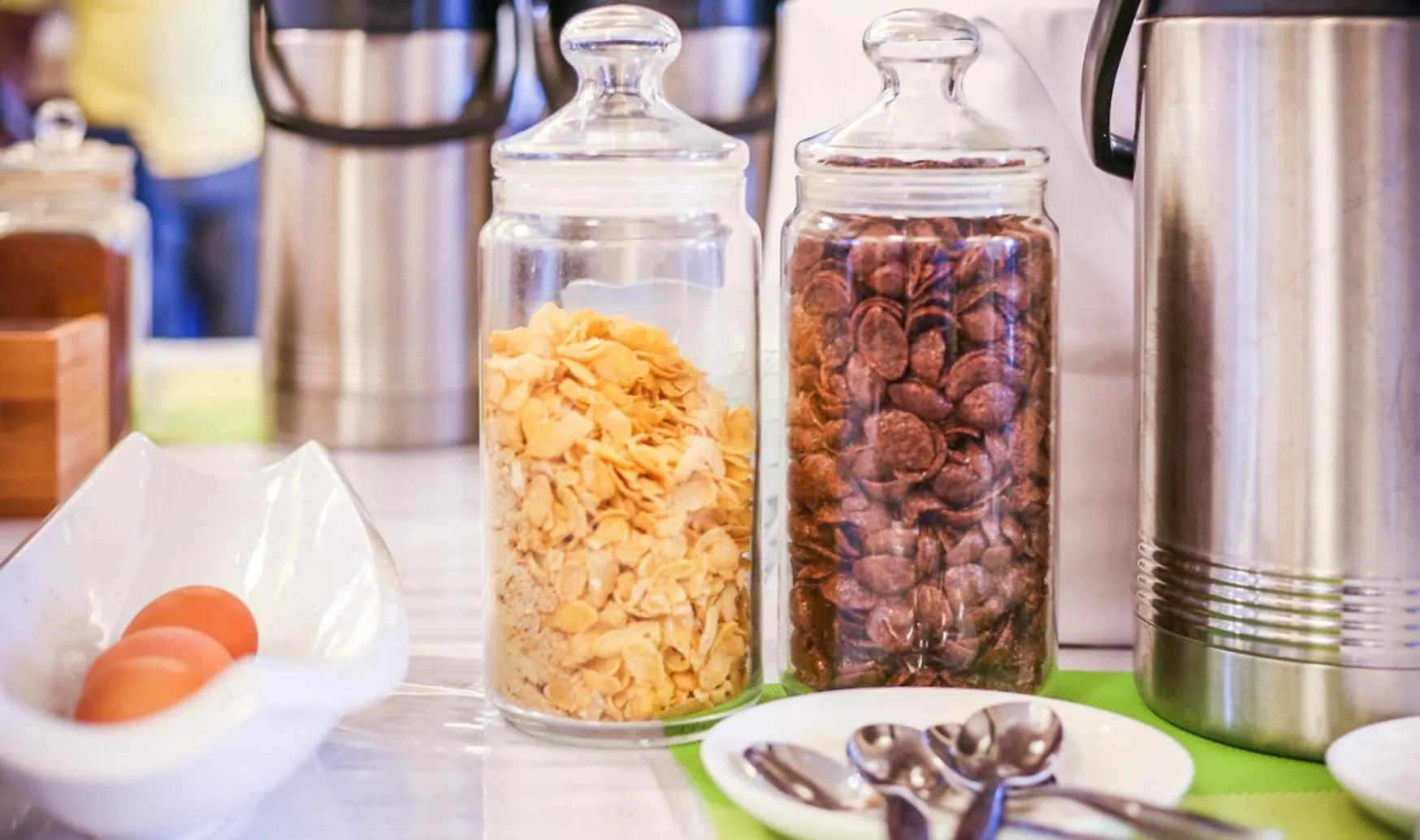 Restaurant/places to eat in Nobila Airport Hotel