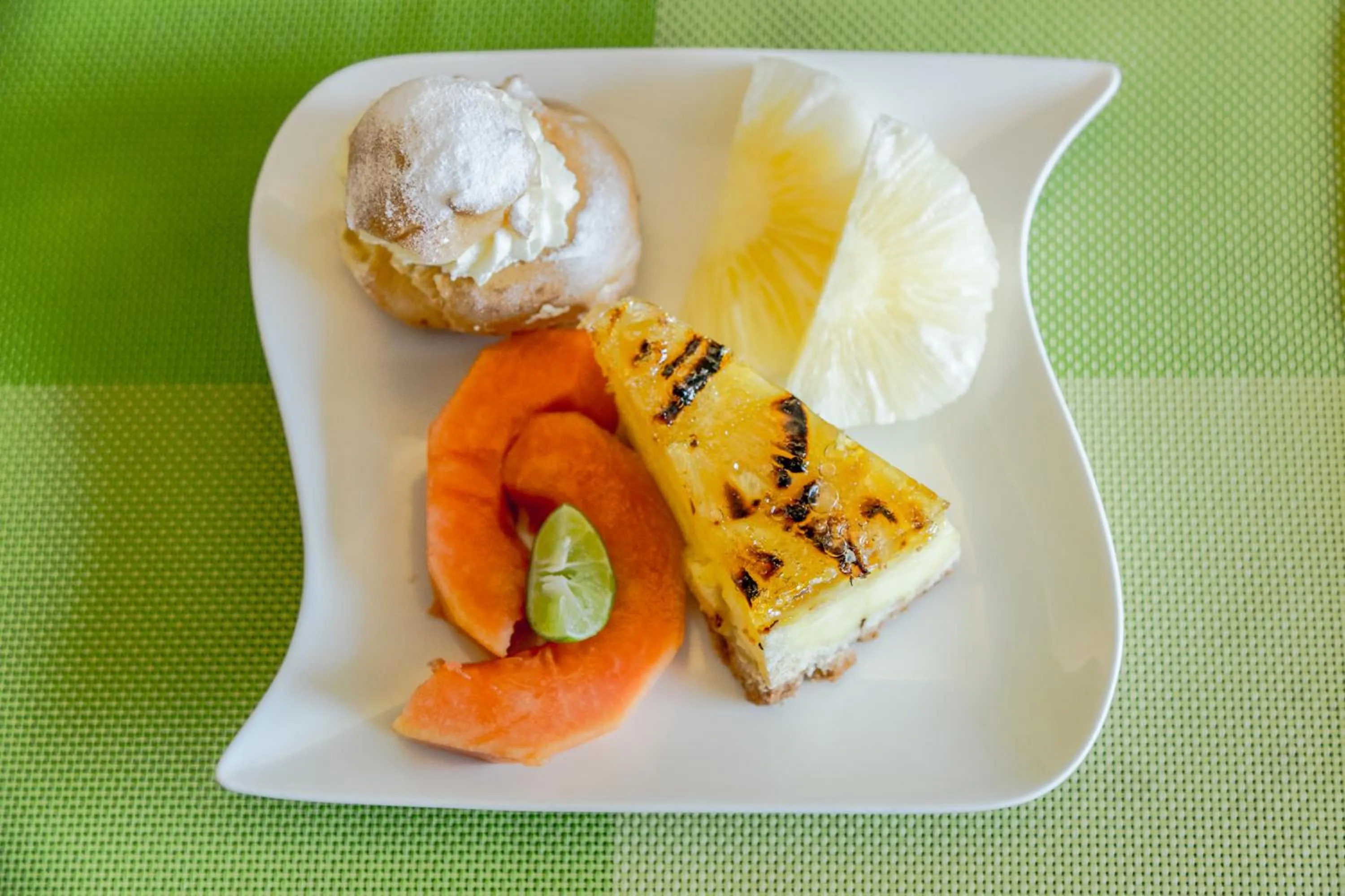 Restaurant/places to eat in Nobila Airport Hotel