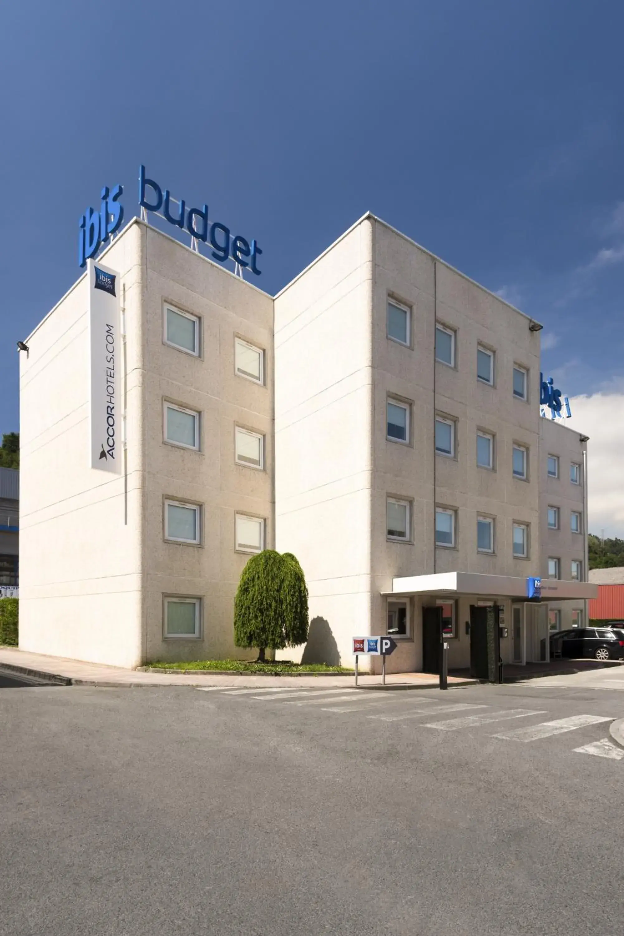 Facade/entrance in Ibis Budget Bilbao Barakaldo Facade/entrance in Ibis Budget Bilbao Barakaldo