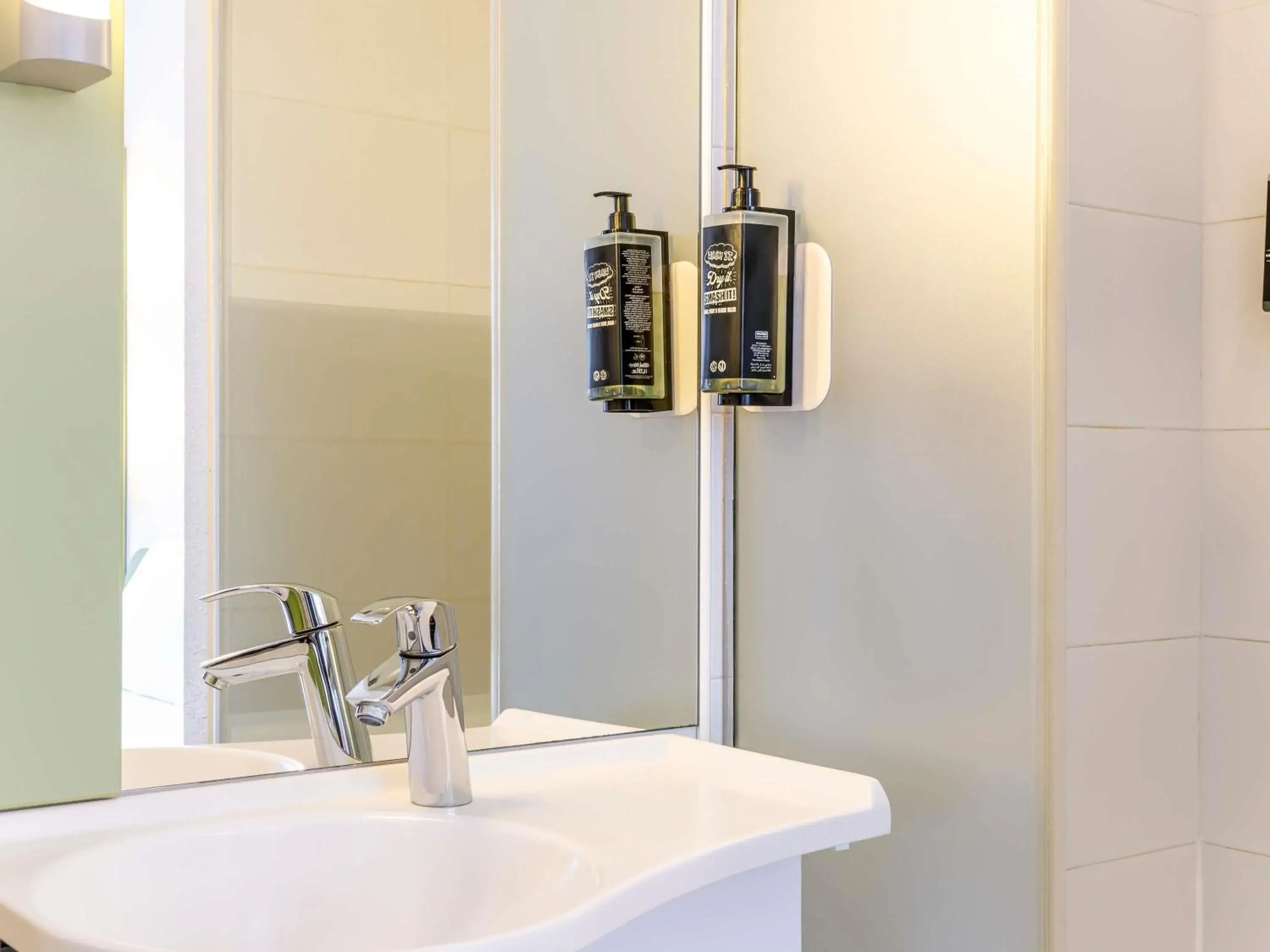 Bedroom in Ibis Budget Bilbao Barakaldo Bedroom in Ibis Budget Bilbao Barakaldo