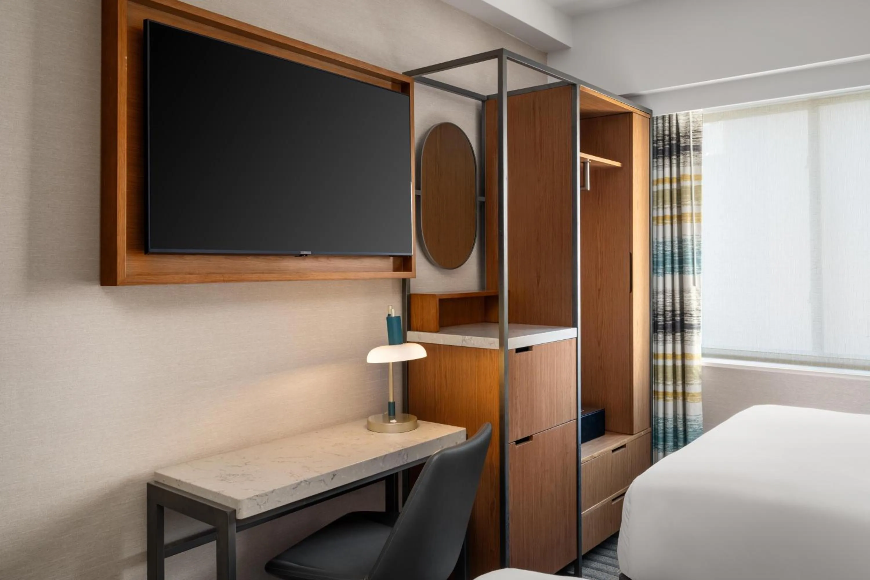 Photo of the whole room, Bed in The Nedia, BW Signature Collection