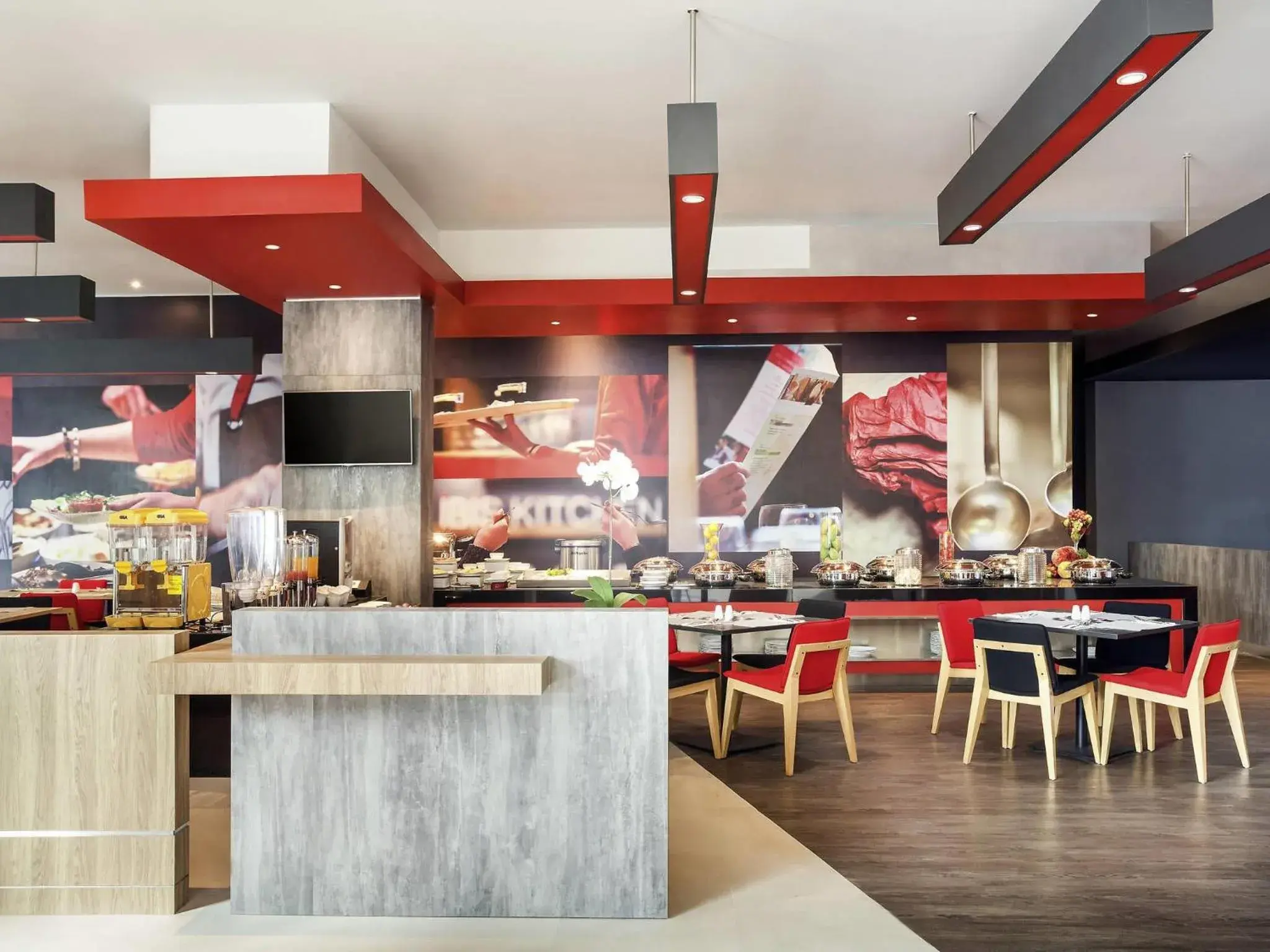 Restaurant/places to eat in Ibis Makassar City Center Restaurant/places to eat in Ibis Makassar City Center