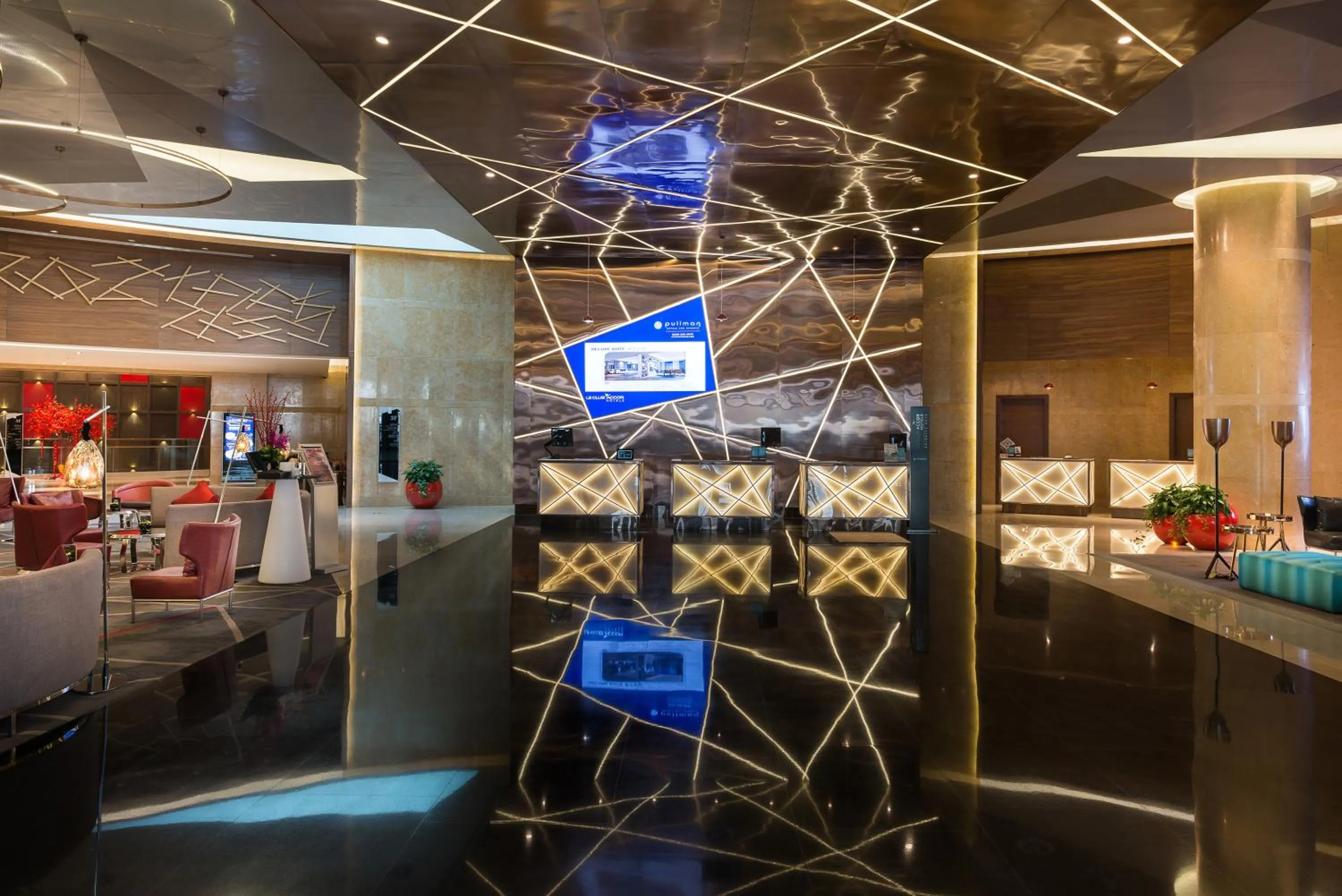 Lobby or reception in Pullman Nanjing Lukou Airport