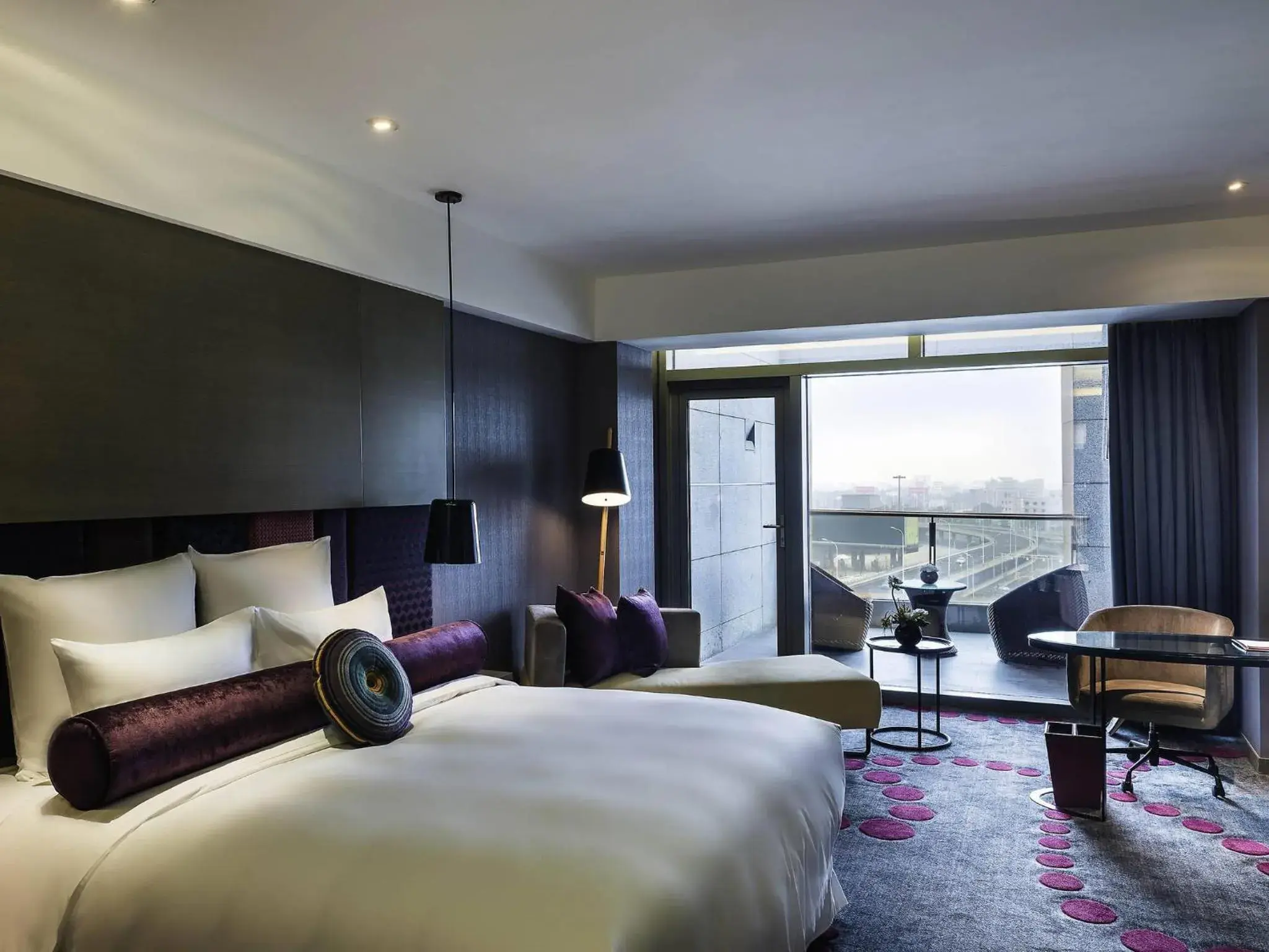 Bedroom, Bed in Pullman Nanjing Lukou Airport Bedroom, Bed in Pullman Nanjing Lukou Airport