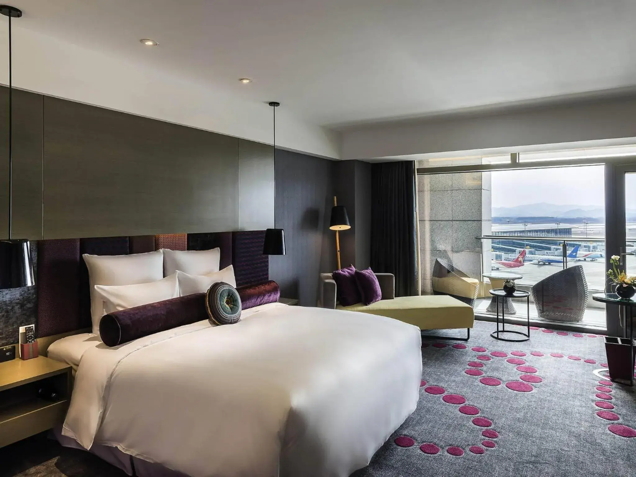 Bedroom, Bed in Pullman Nanjing Lukou Airport Bedroom, Bed in Pullman Nanjing Lukou Airport