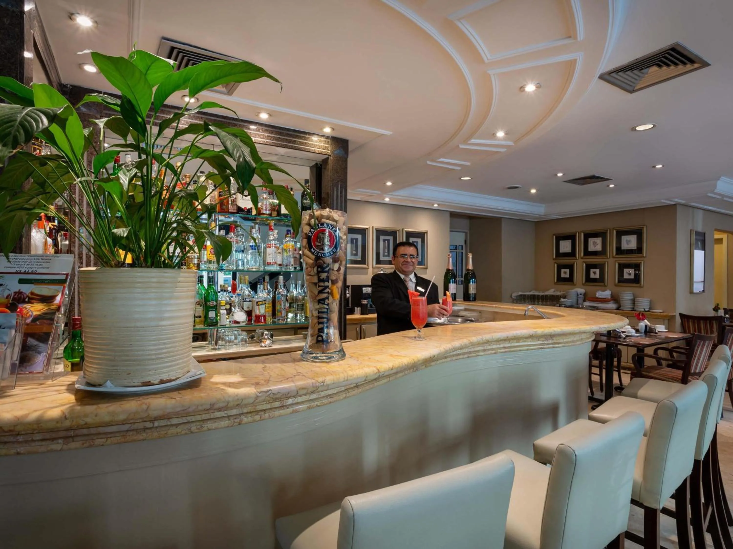 Lounge or bar in Mercure Sao Paulo Pinheiros