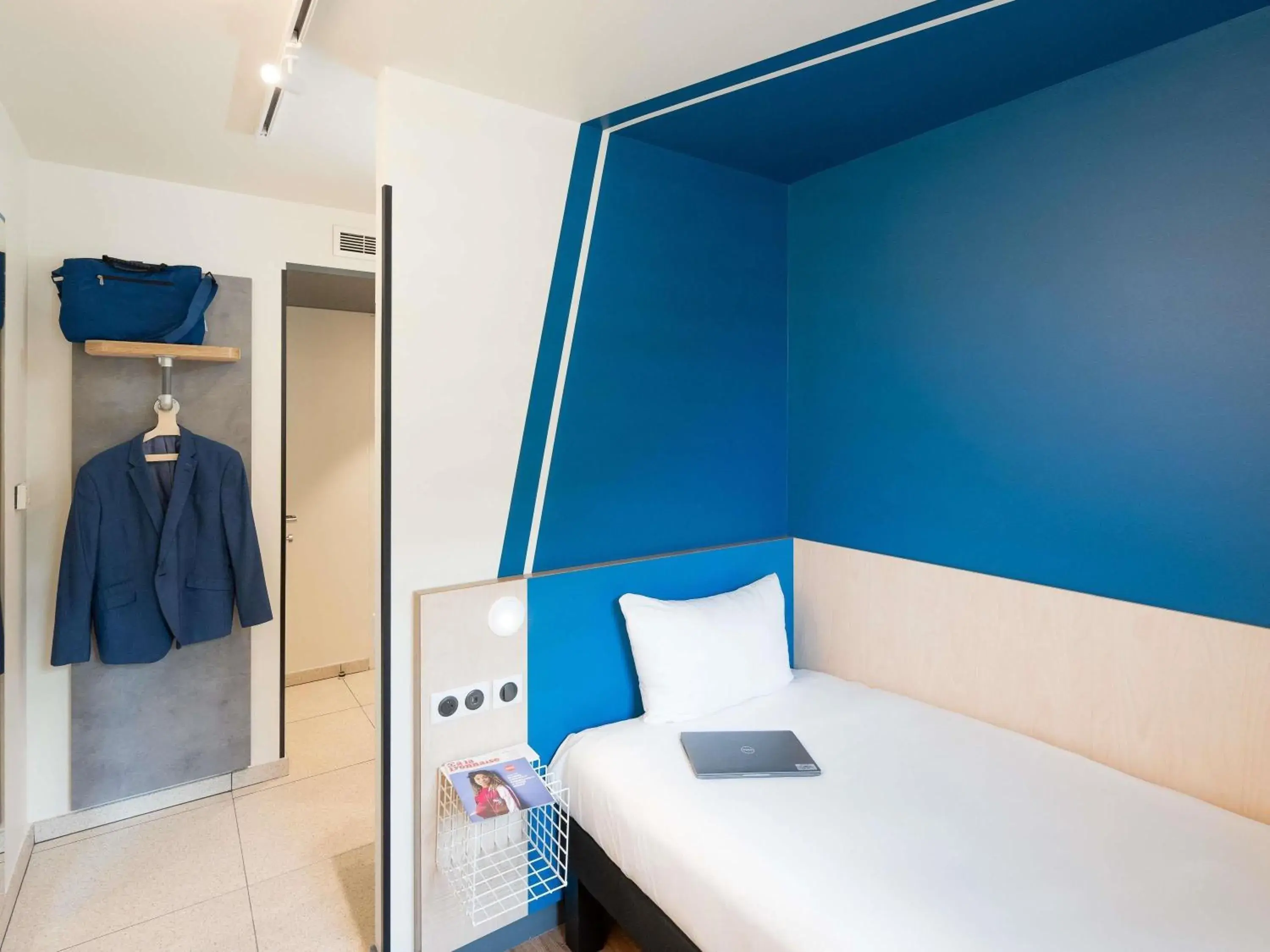 Bedroom, Bed in ibis budget Lyon Centre Confluence Bedroom, Bed in ibis budget Lyon Centre Confluence