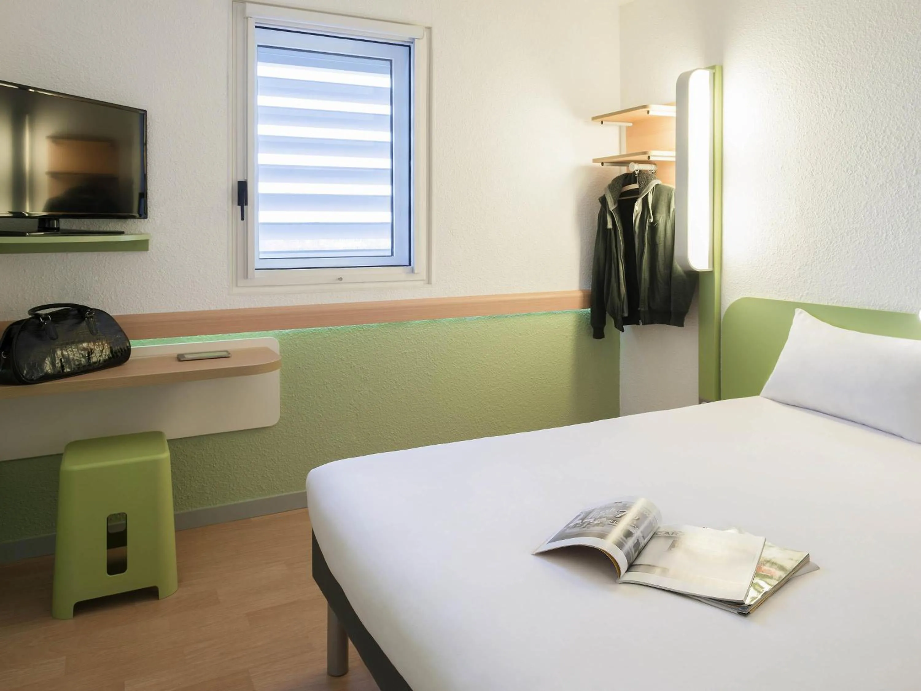 Bedroom, Bed in ibis budget Lyon Centre Confluence