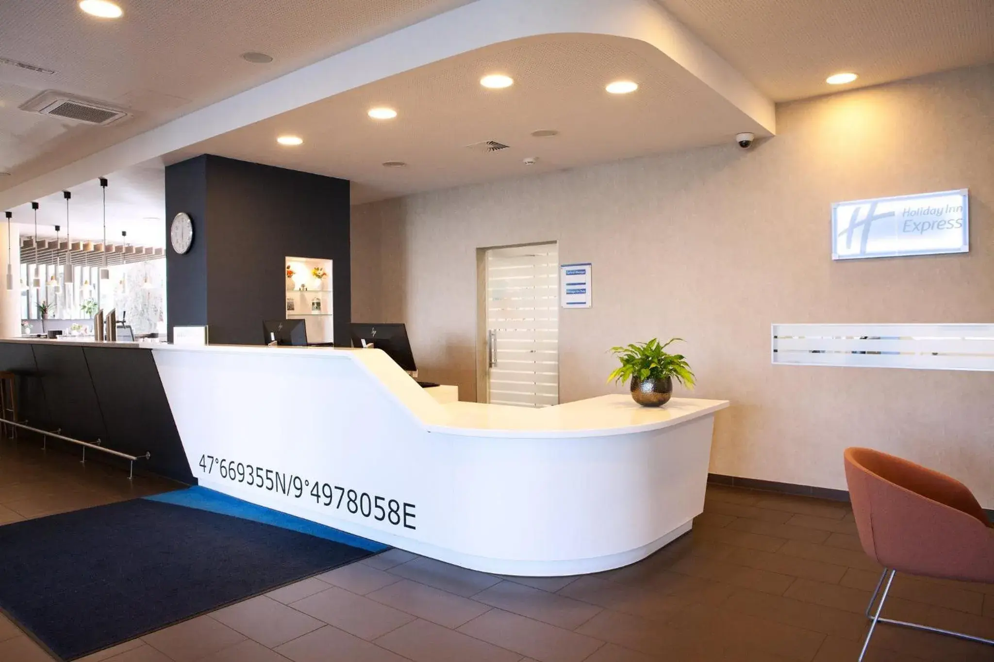 Property building in Holiday Inn Express Friedrichshafen by IHG Property building in Holiday Inn Express Friedrichshafen by IHG