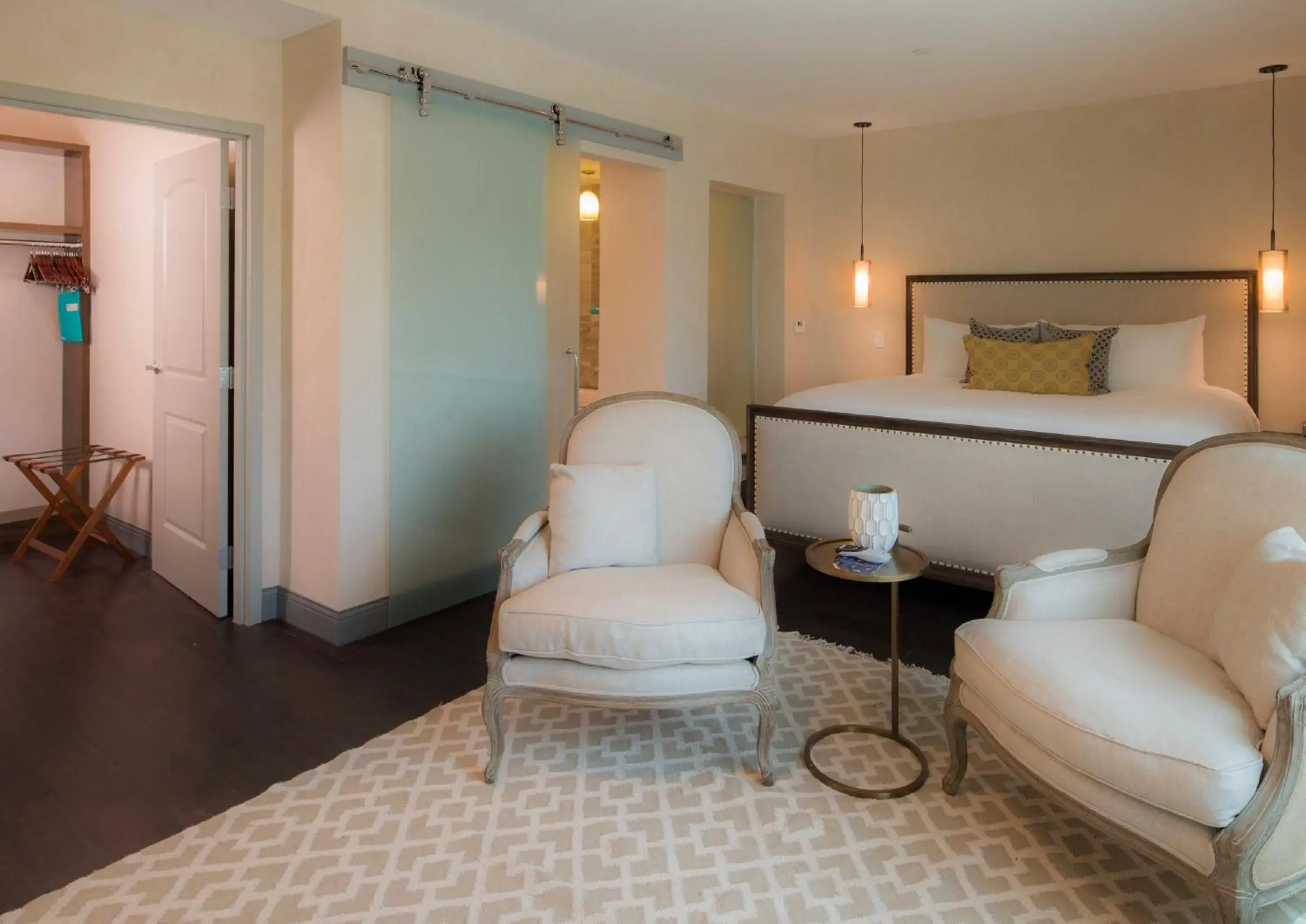 Photo of the whole room in Hotel Indigo Pittsburgh East Liberty by IHG Photo of the whole room in Hotel Indigo Pittsburgh East Liberty by IHG