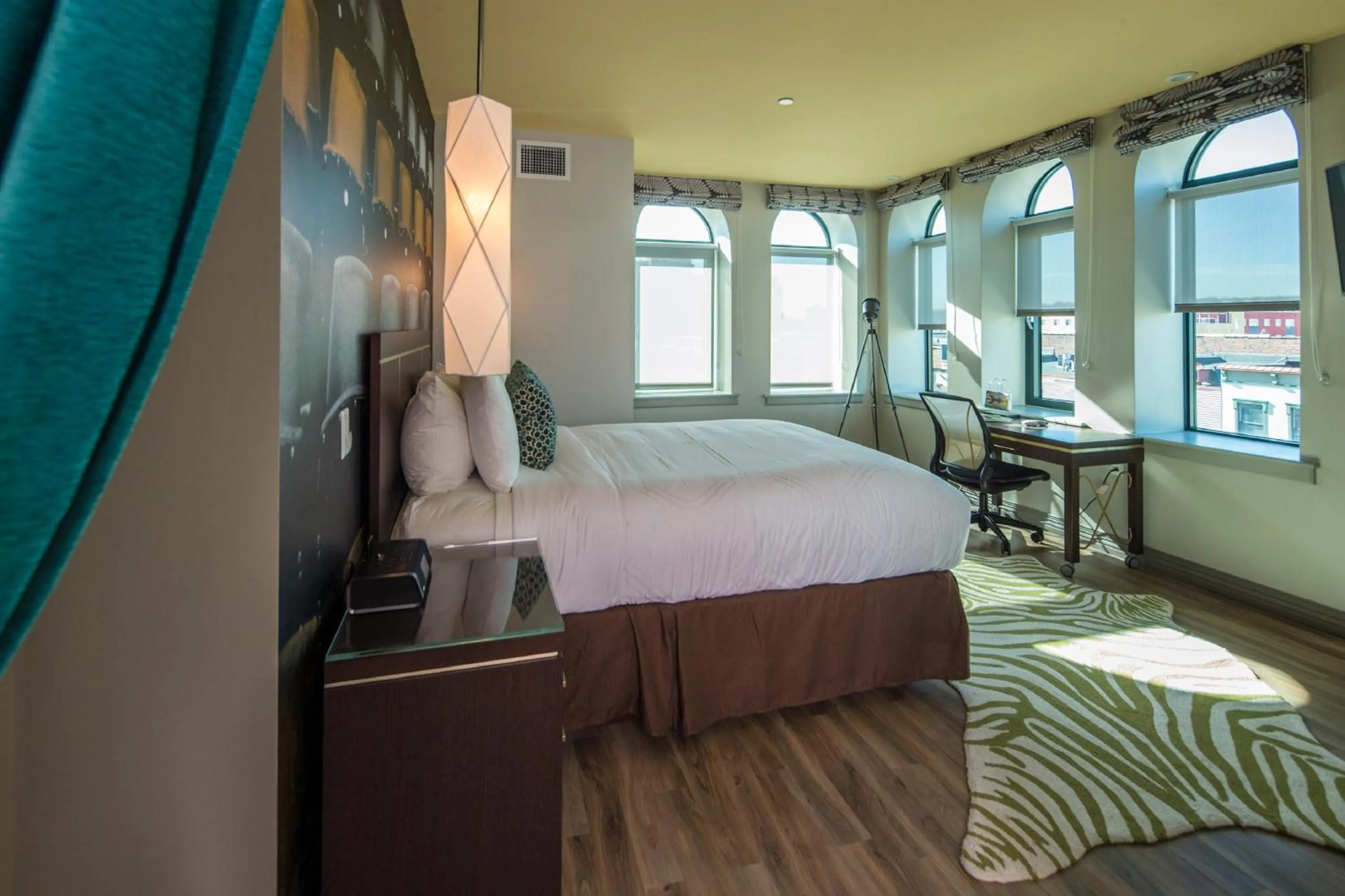 Photo of the whole room, Bed in Hotel Indigo Pittsburgh East Liberty by IHG