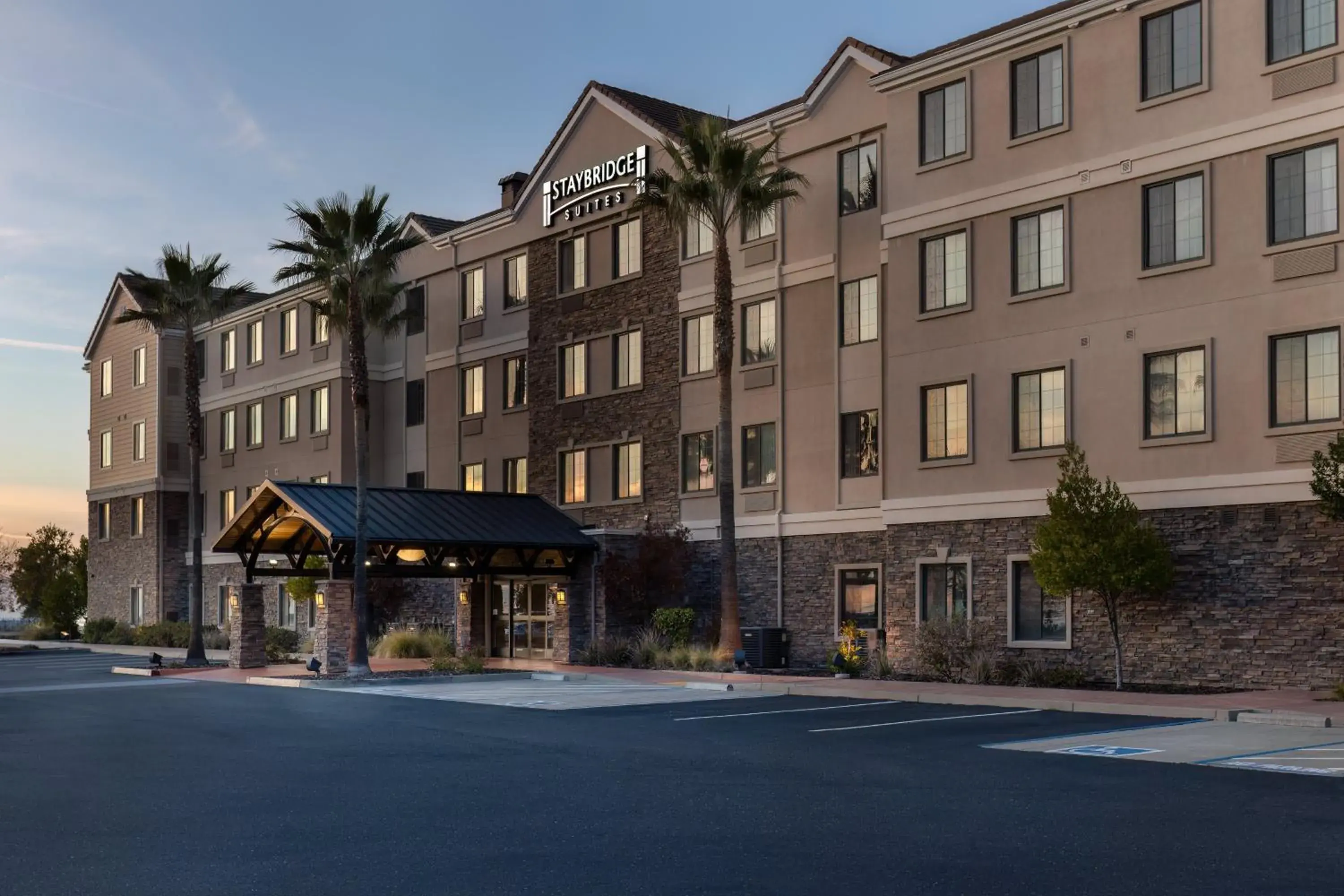 Property building in Staybridge Suites Sacramento-Folsom by IHG Property building in Staybridge Suites Sacramento-Folsom by IHG