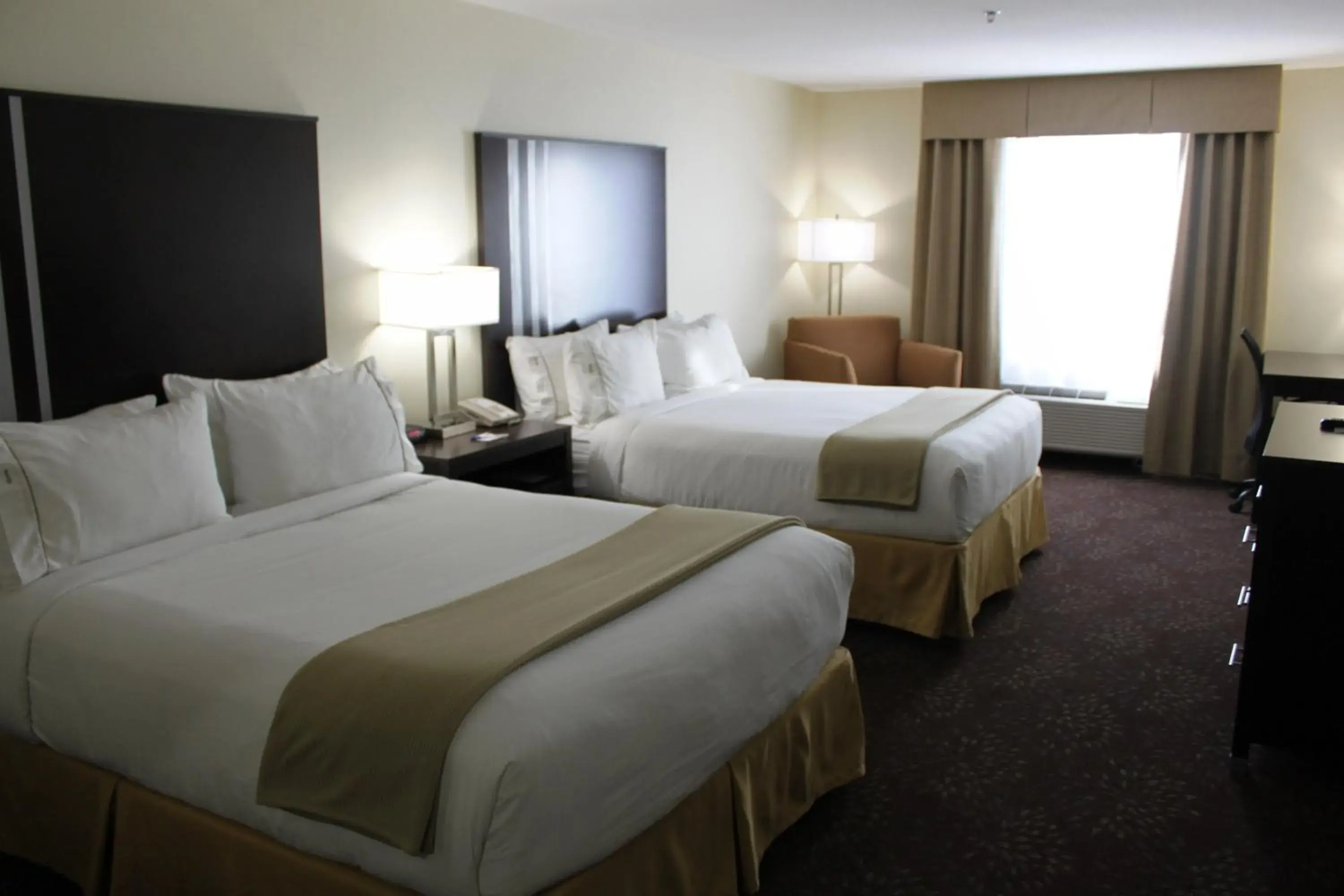 Standard Queen Room with Two Queen Beds - Extra Floor Space in Holiday Inn Express Yorkton East by IHG Standard Queen Room with Two Queen Beds - Extra Floor Space in Holiday Inn Express Yorkton East by IHG