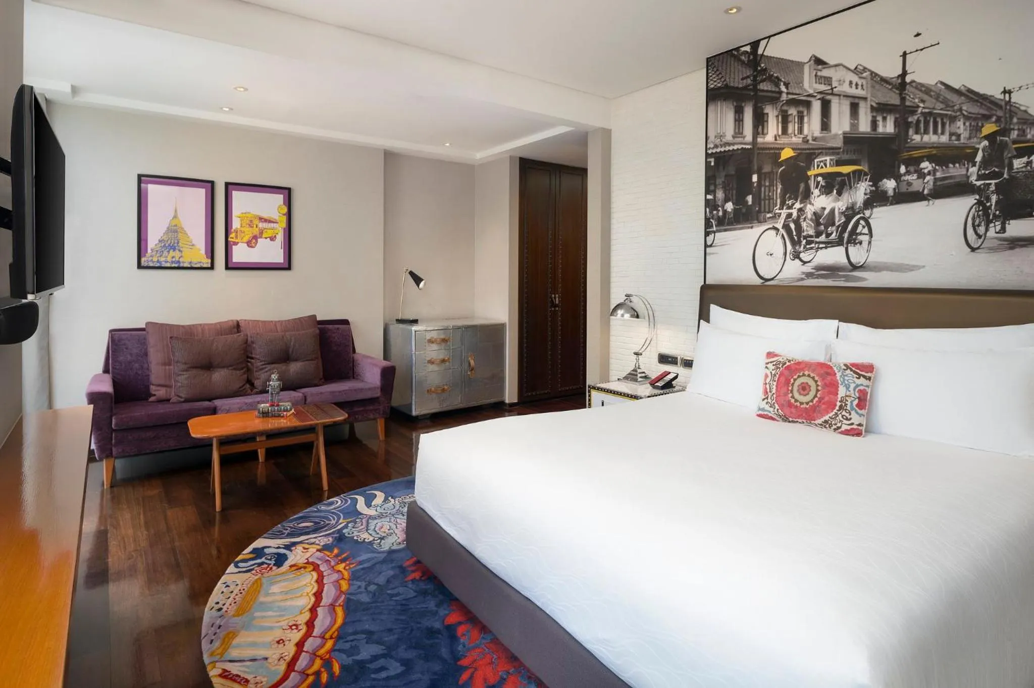 Photo of the whole room, Bed in Hotel Indigo Bangkok Wireless Road by IHG